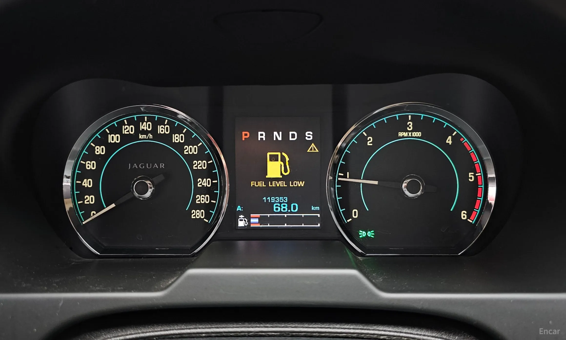 Jaguar New XF превью 8