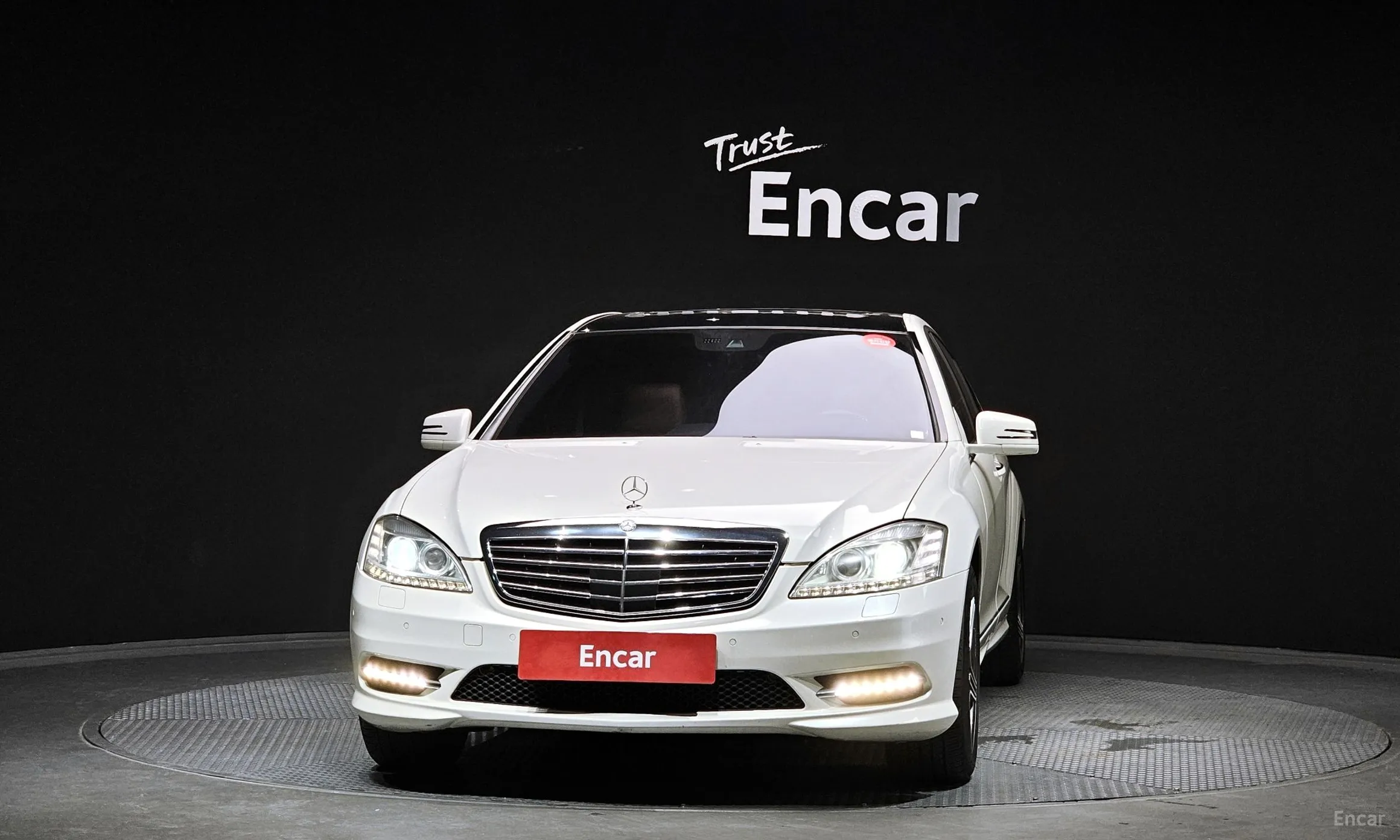 Mercedes Benz S-Class W221