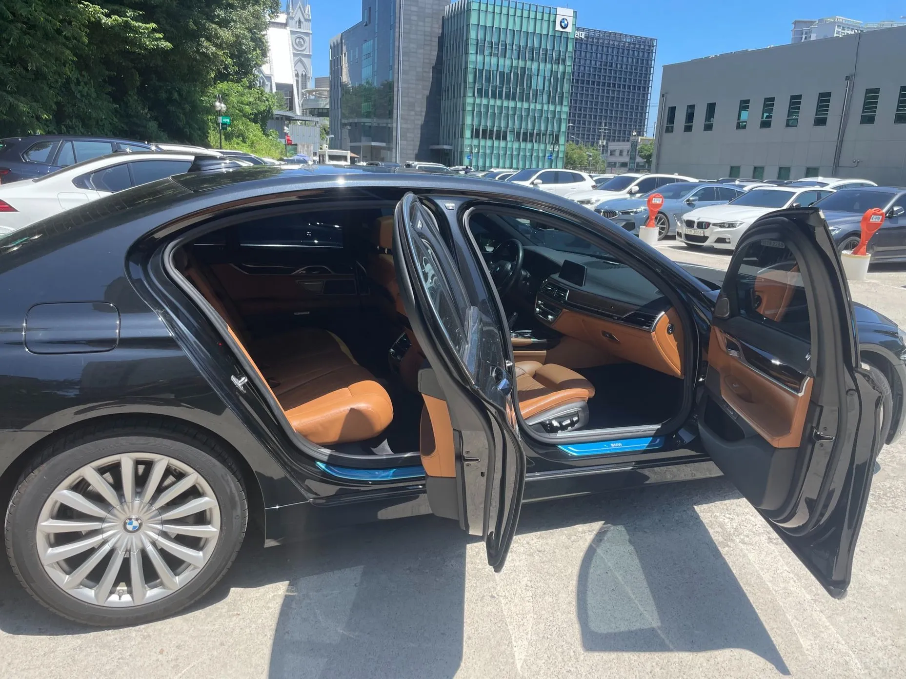 BMW 7 Series (G11) превью 4