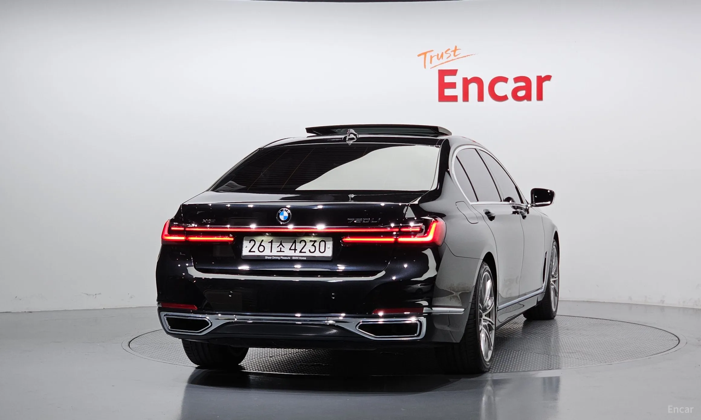 BMW 7 Series (G11) превью 3