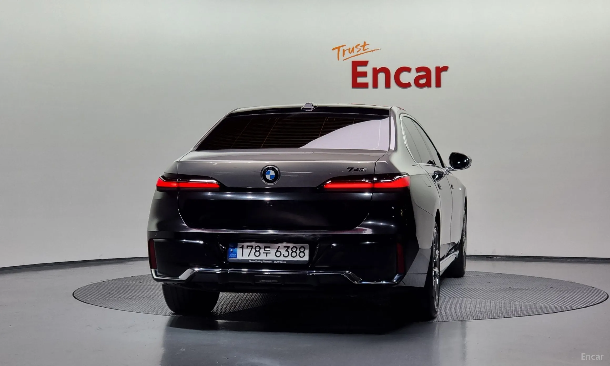 BMW 7 Series (G70) превью 3