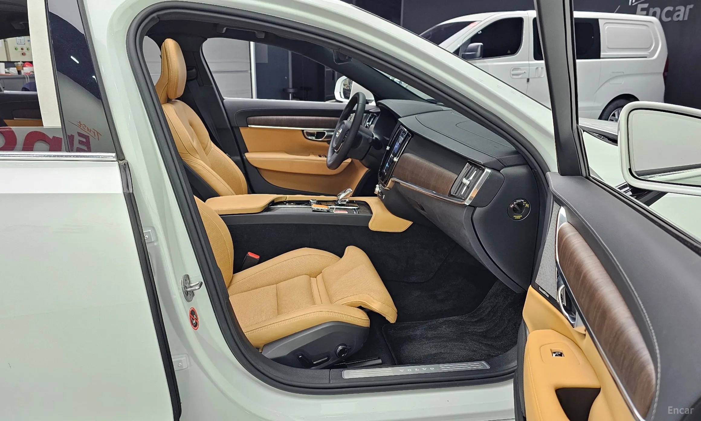 Volvo S90 превью 11