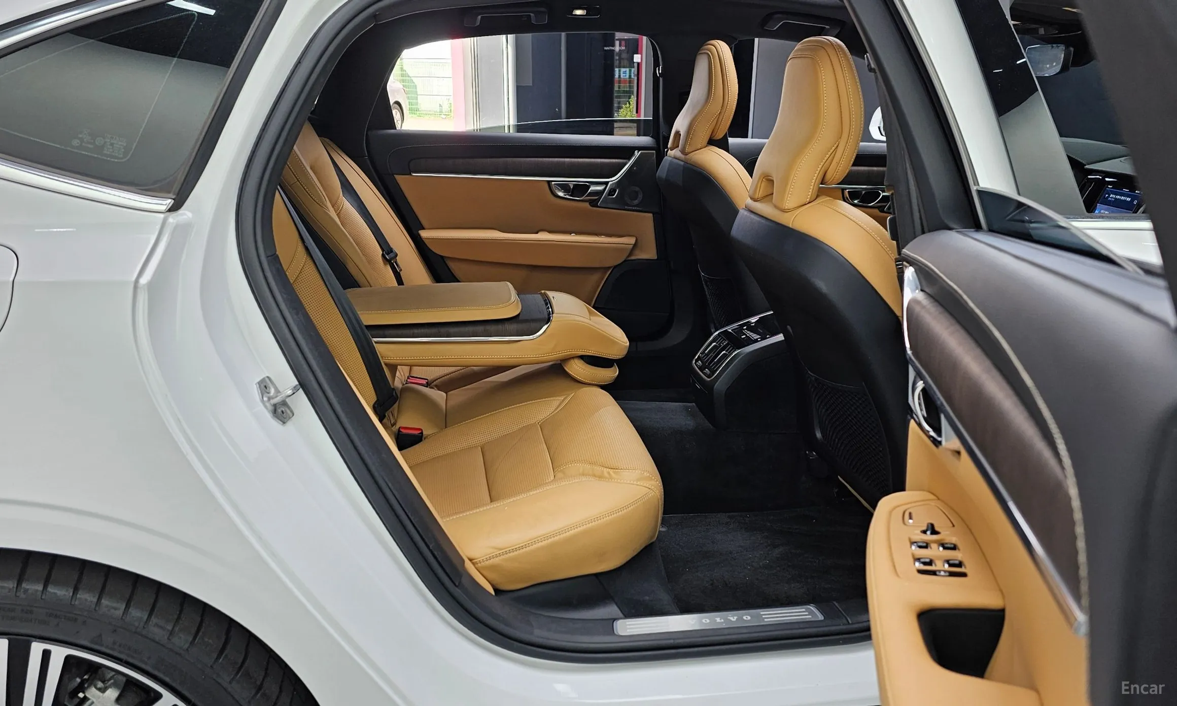 Volvo S90 превью 12
