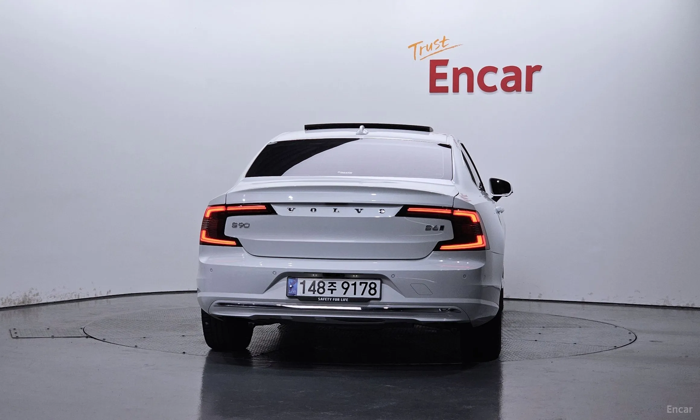 Volvo S90 превью 4