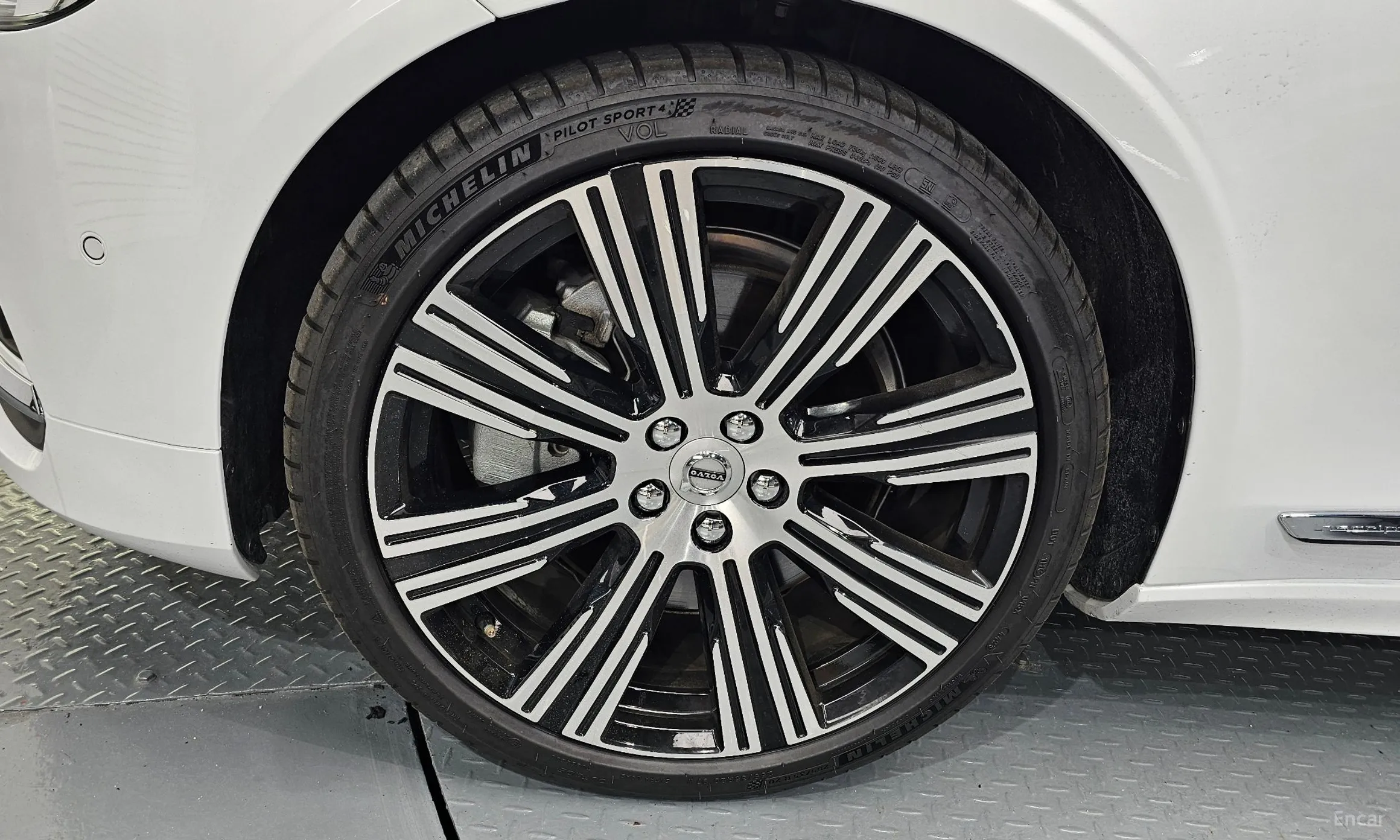Volvo S90 превью 5