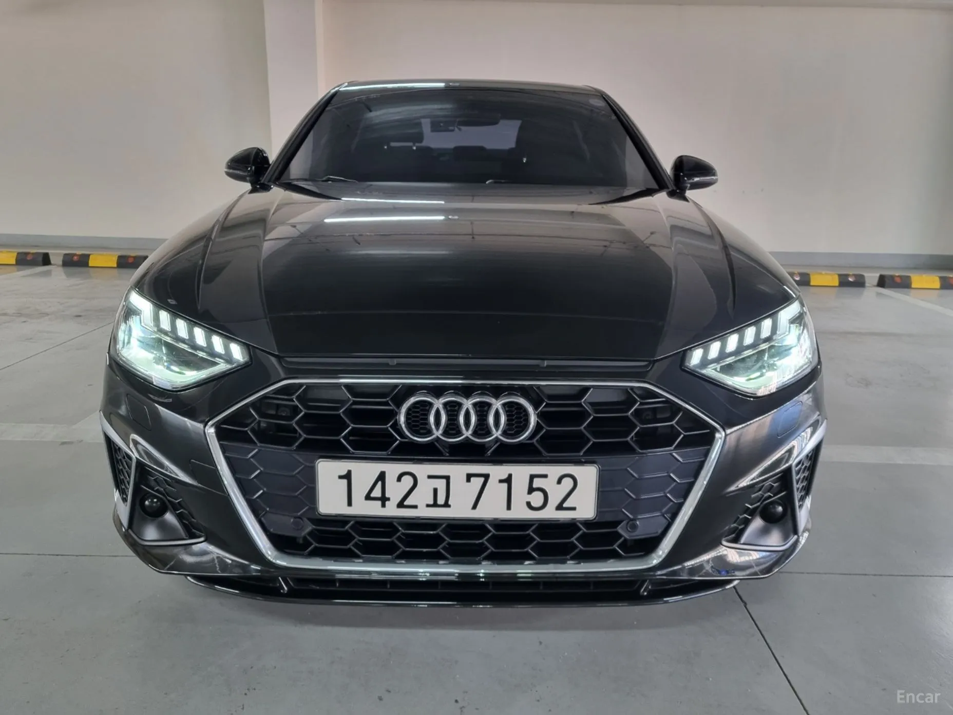 Audi A4 (B9)