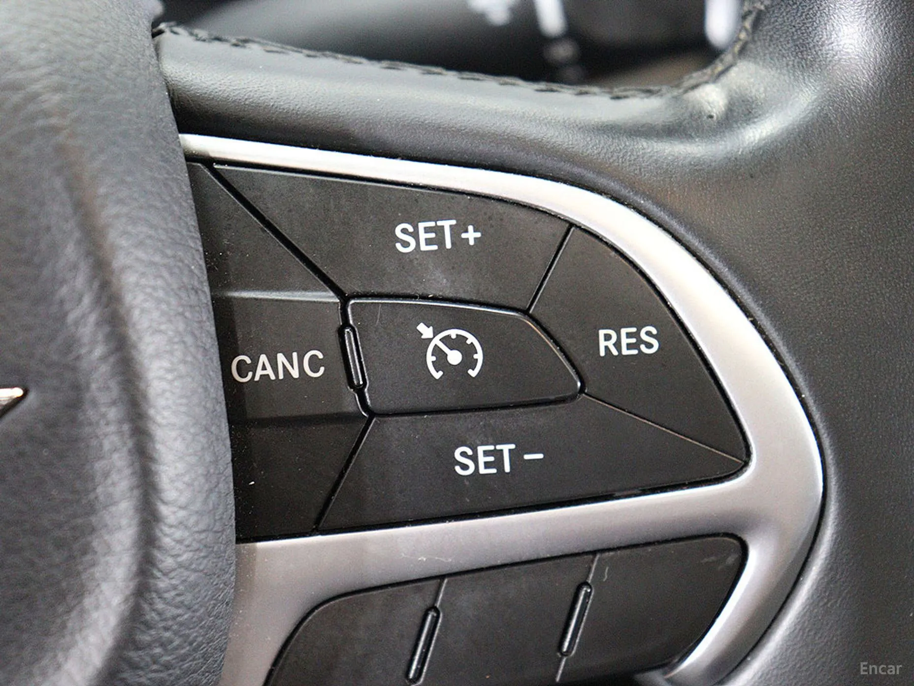 Chrysler 200 Second generation превью 12