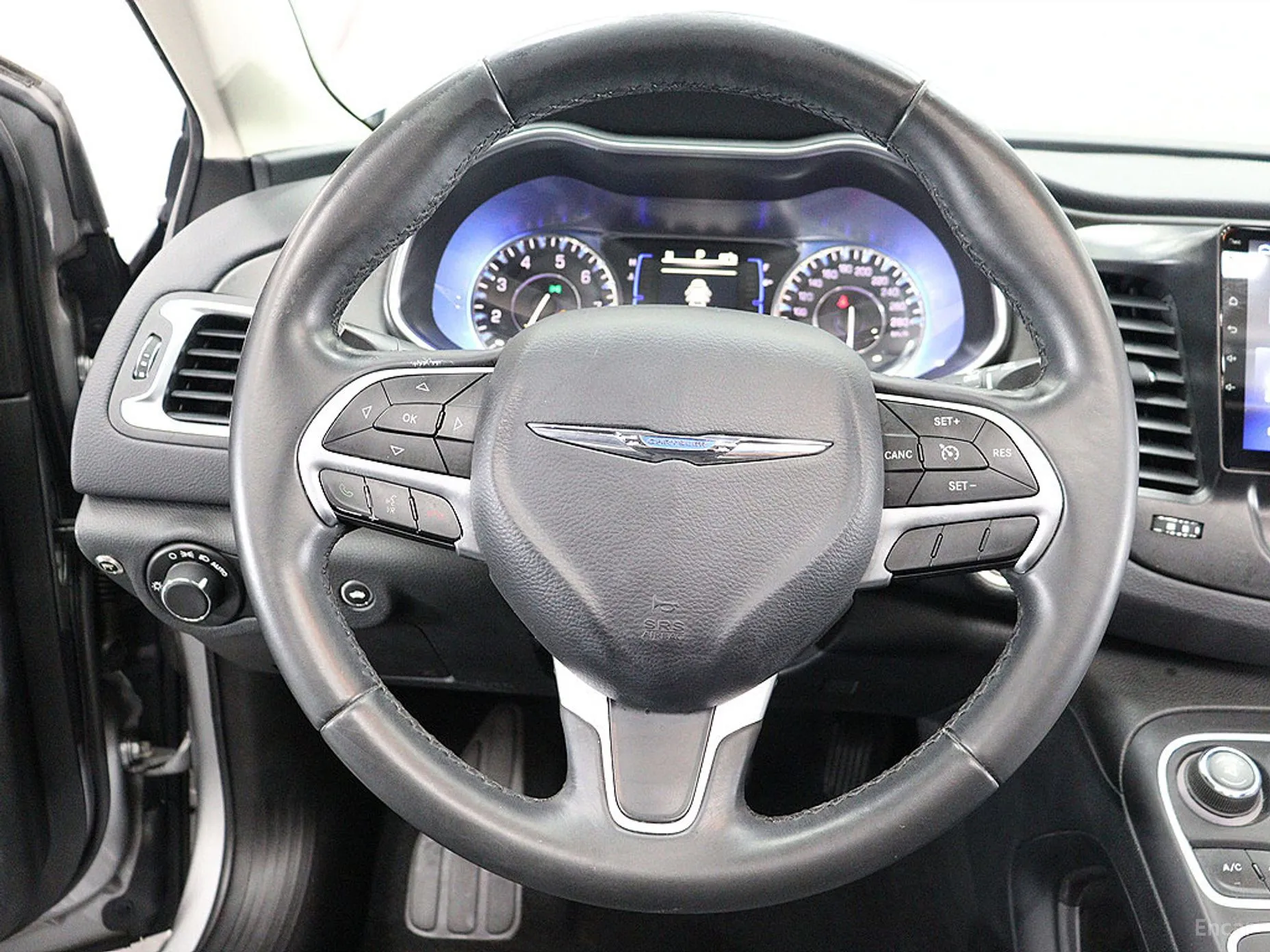 Chrysler 200 Second generation превью 15