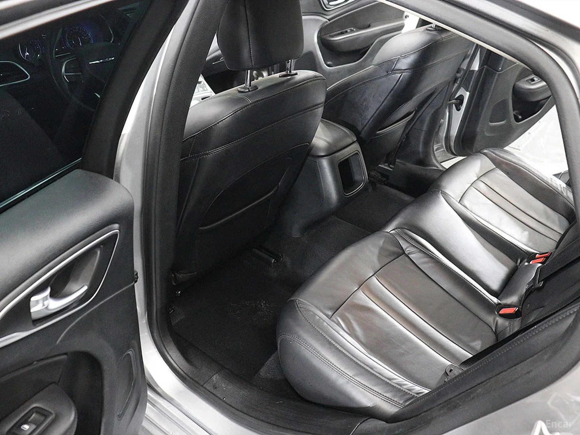 Chrysler 200 Second generation превью 16