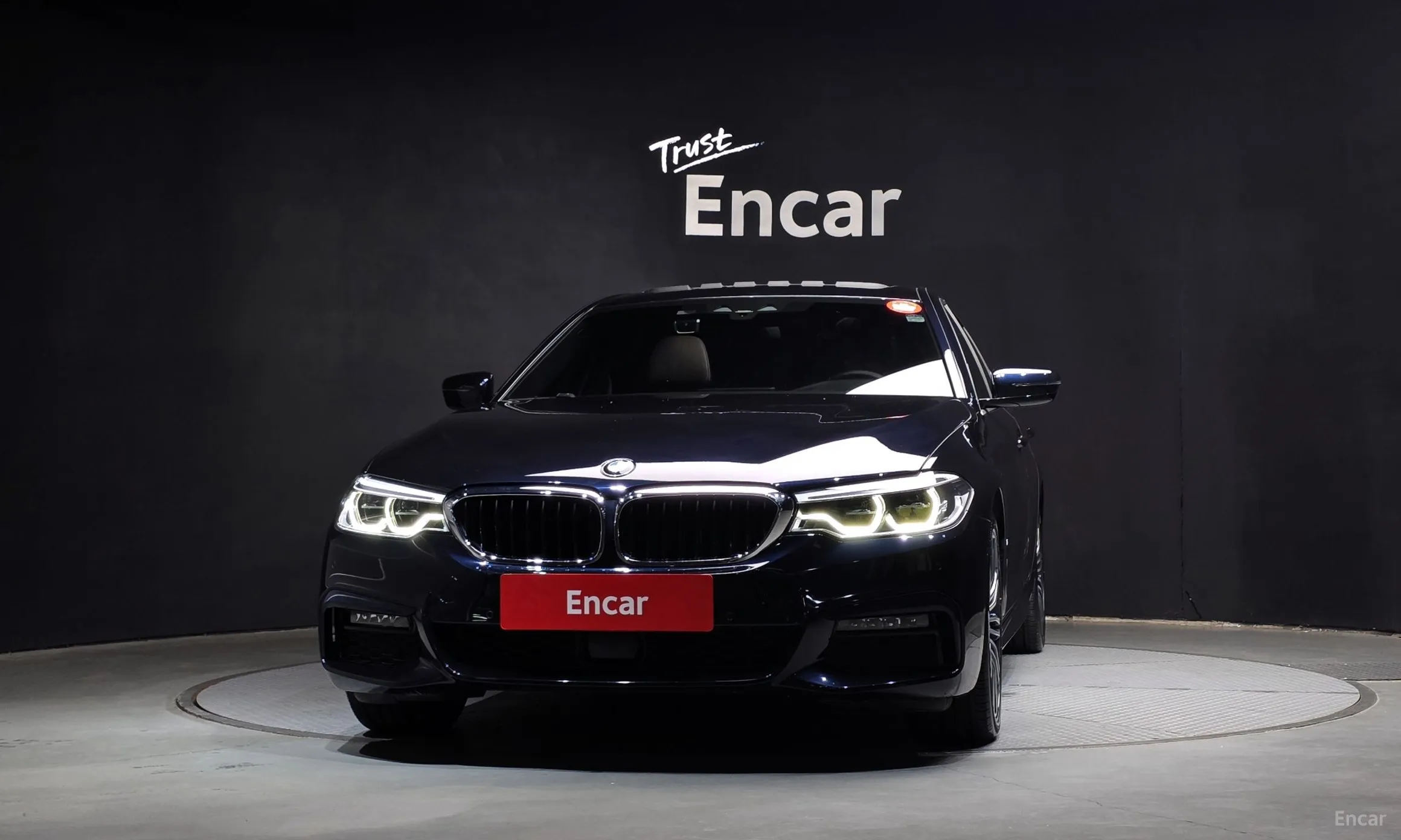 BMW 5 Series (G30) превью 2