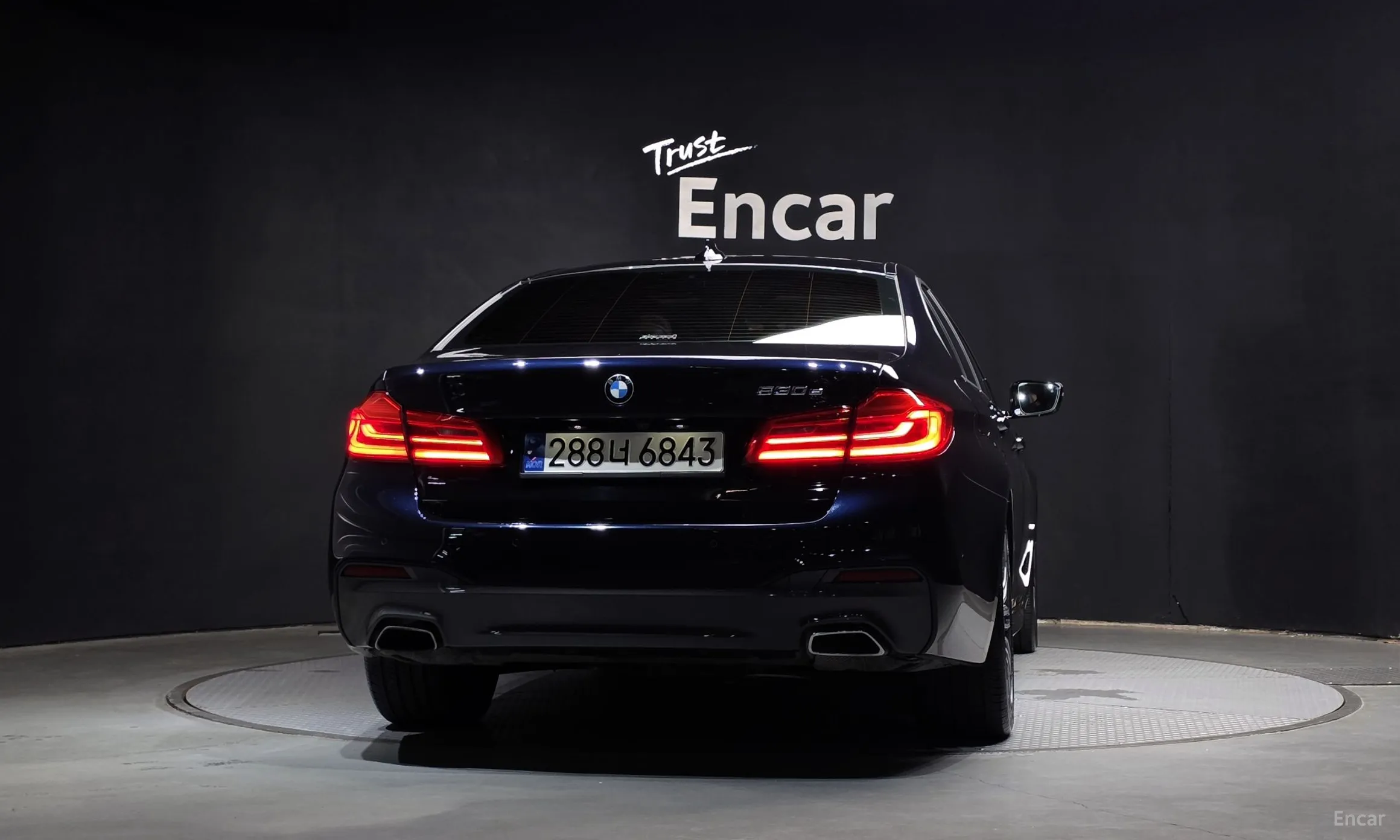 BMW 5 Series (G30) превью 3