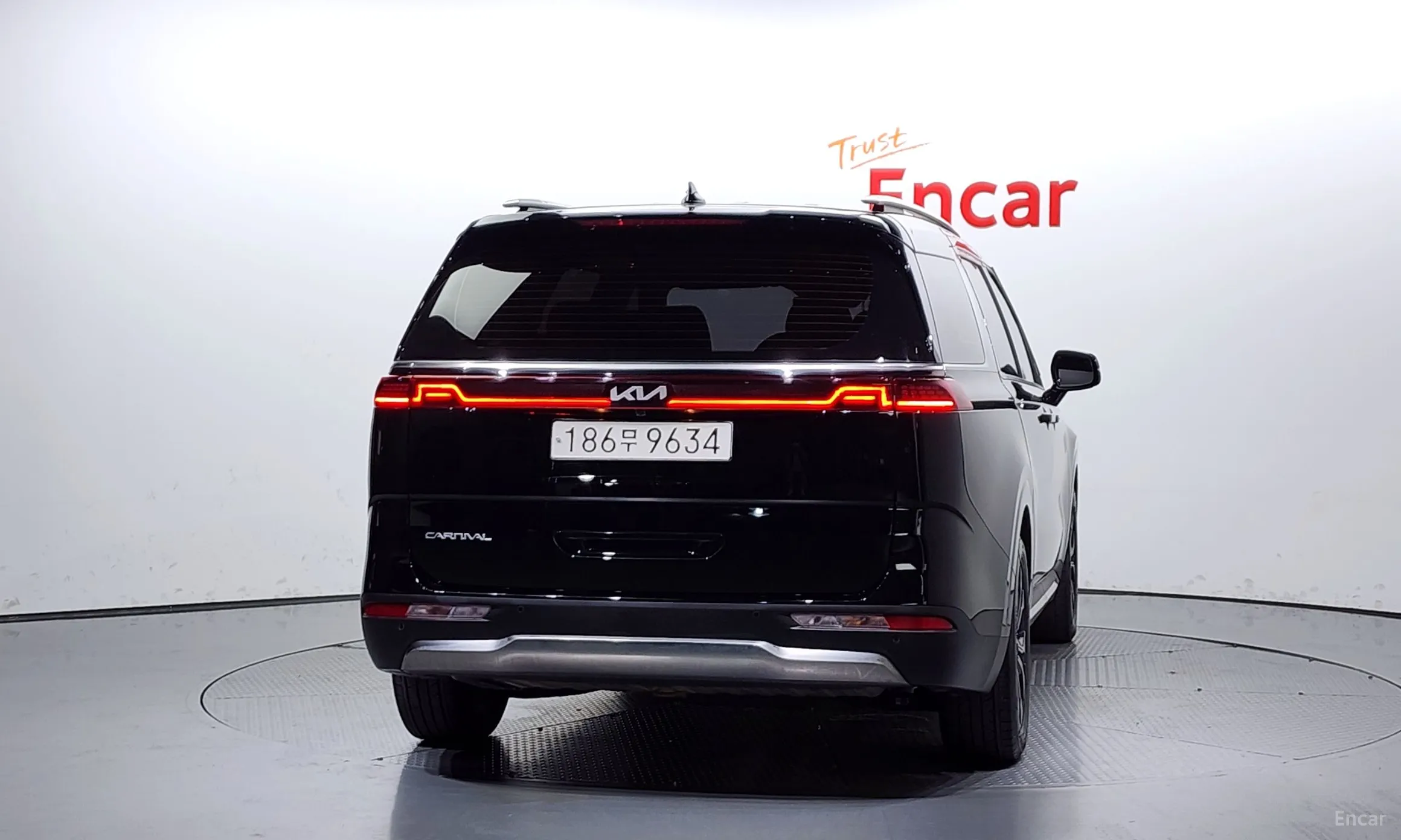 Kia Carnival Gen 4 превью 3