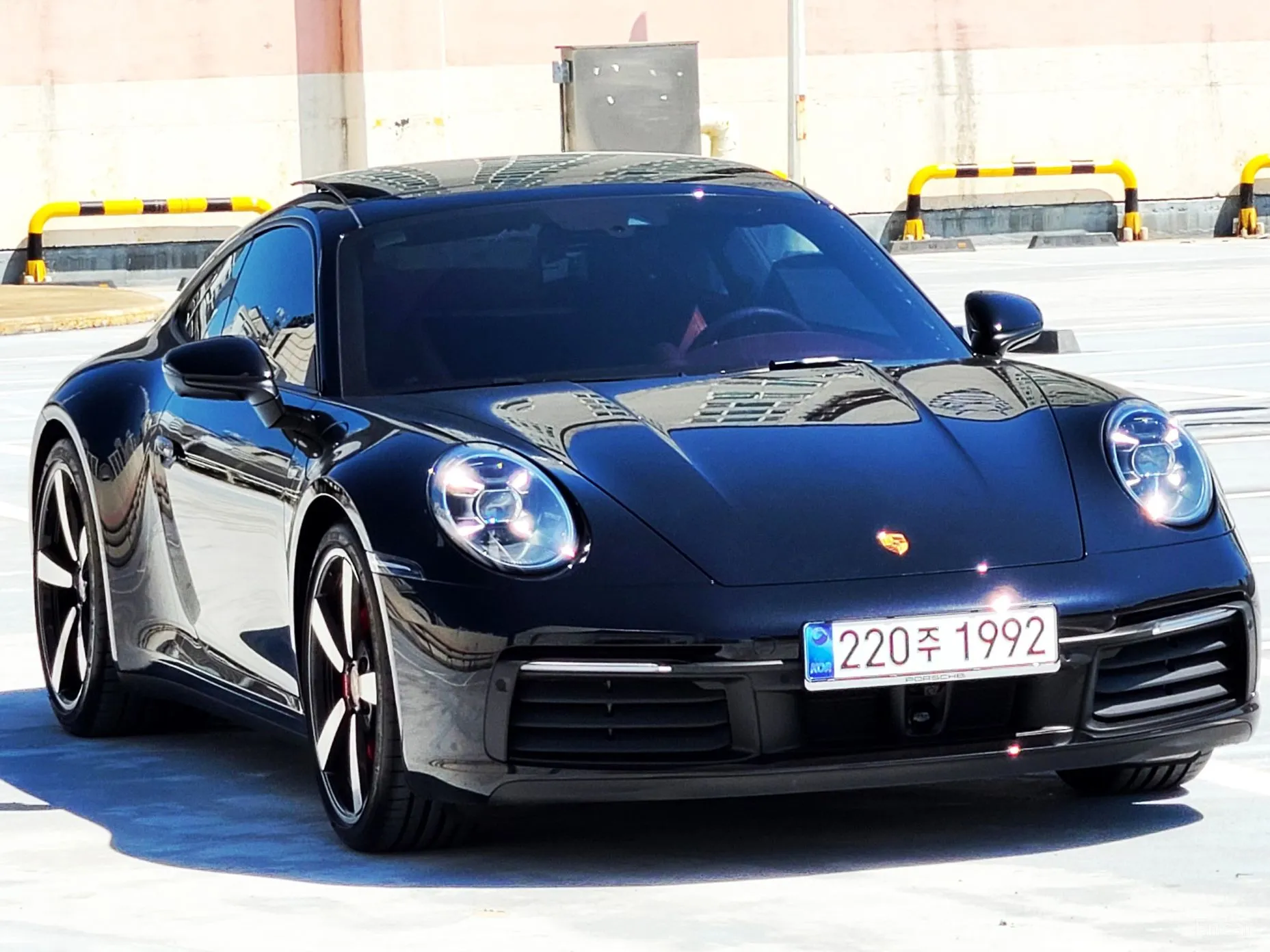 911 (992)