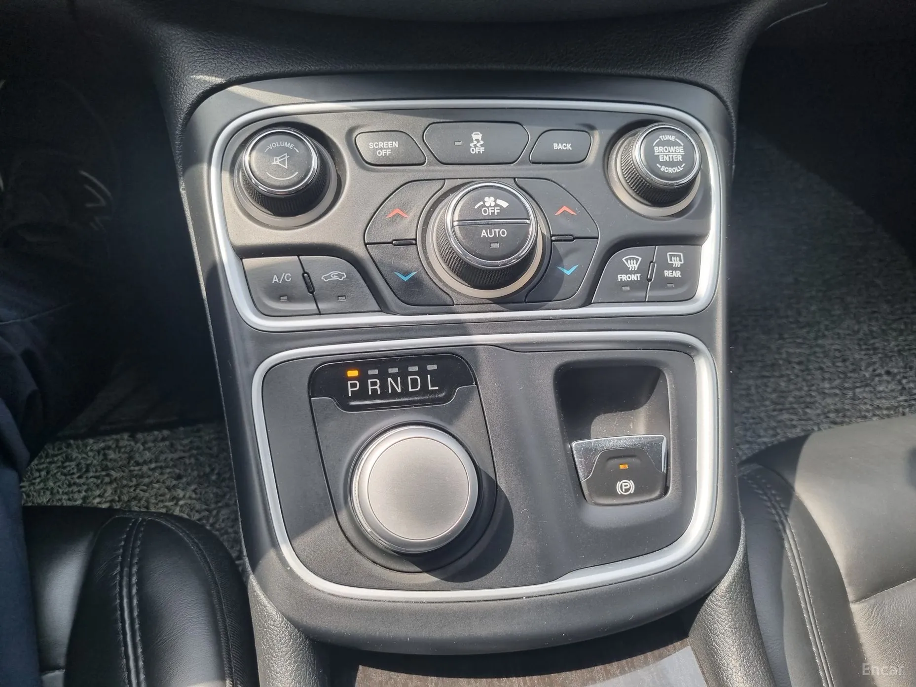Chrysler 200 Second generation превью 9