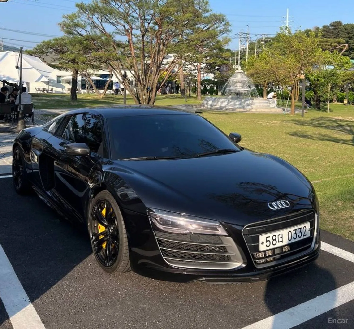 Audi R8