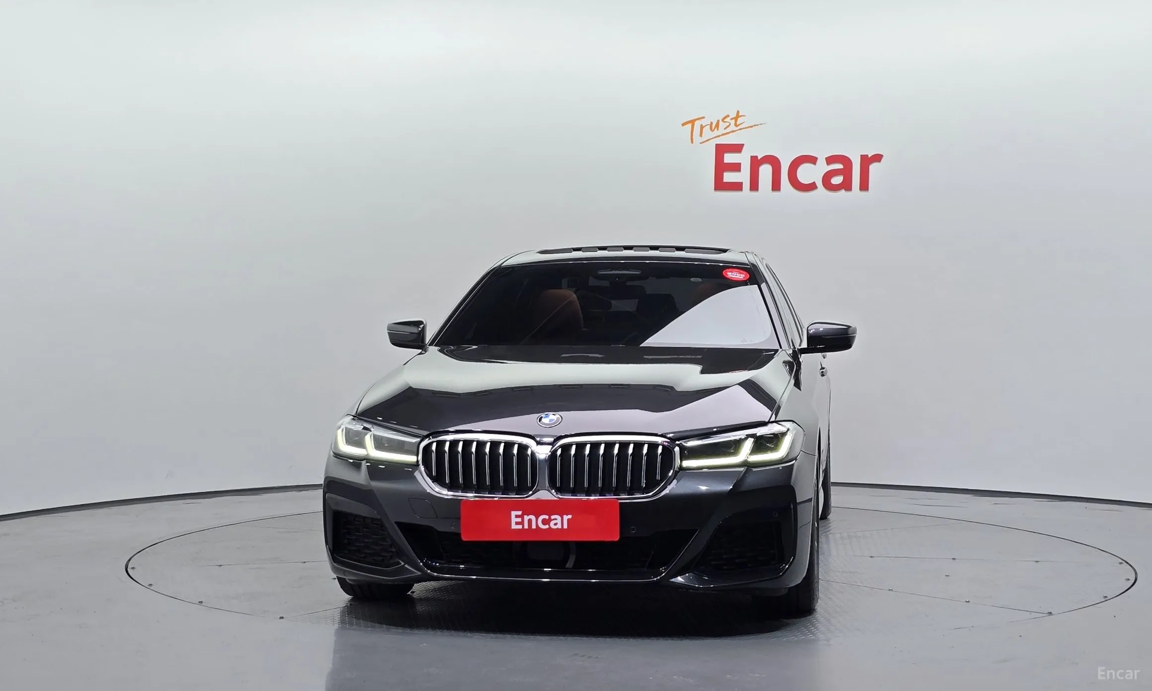 BMW 5 Series (G30) превью 2