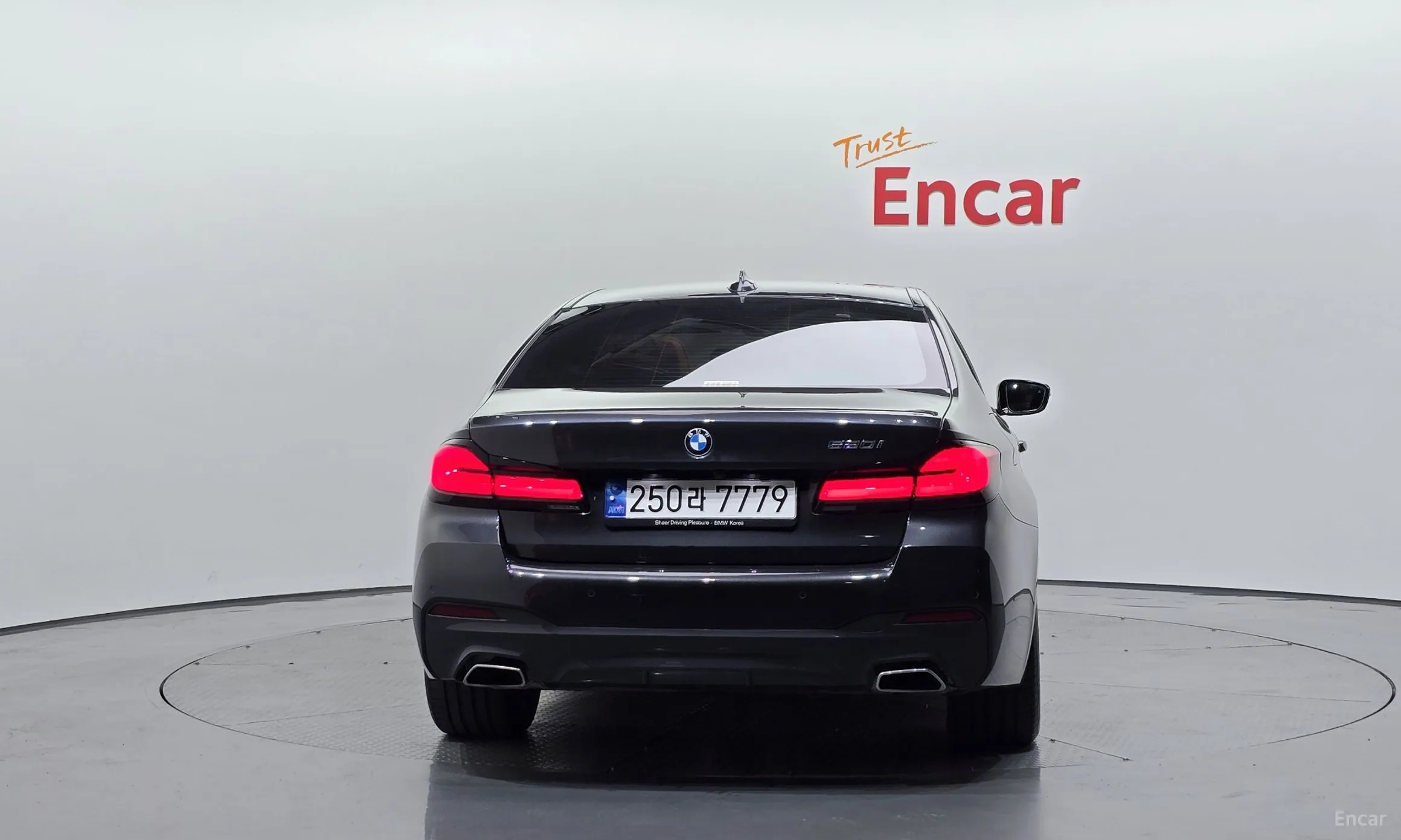 BMW 5 Series (G30) превью 3