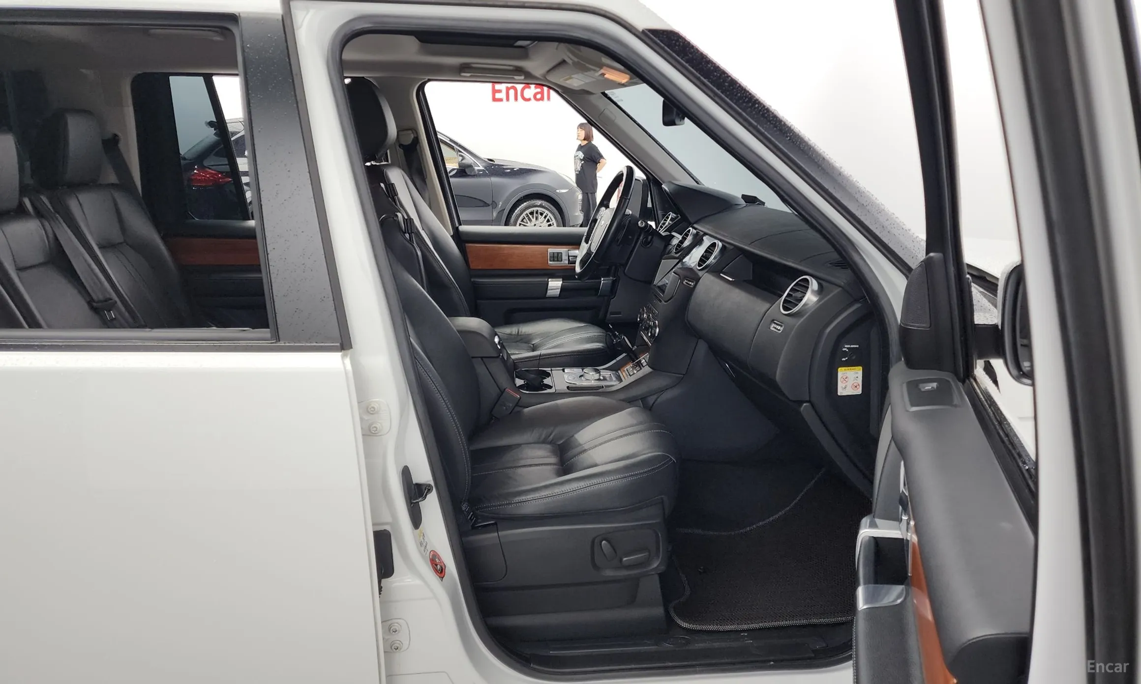 Land Rover Discovery 4 превью 11