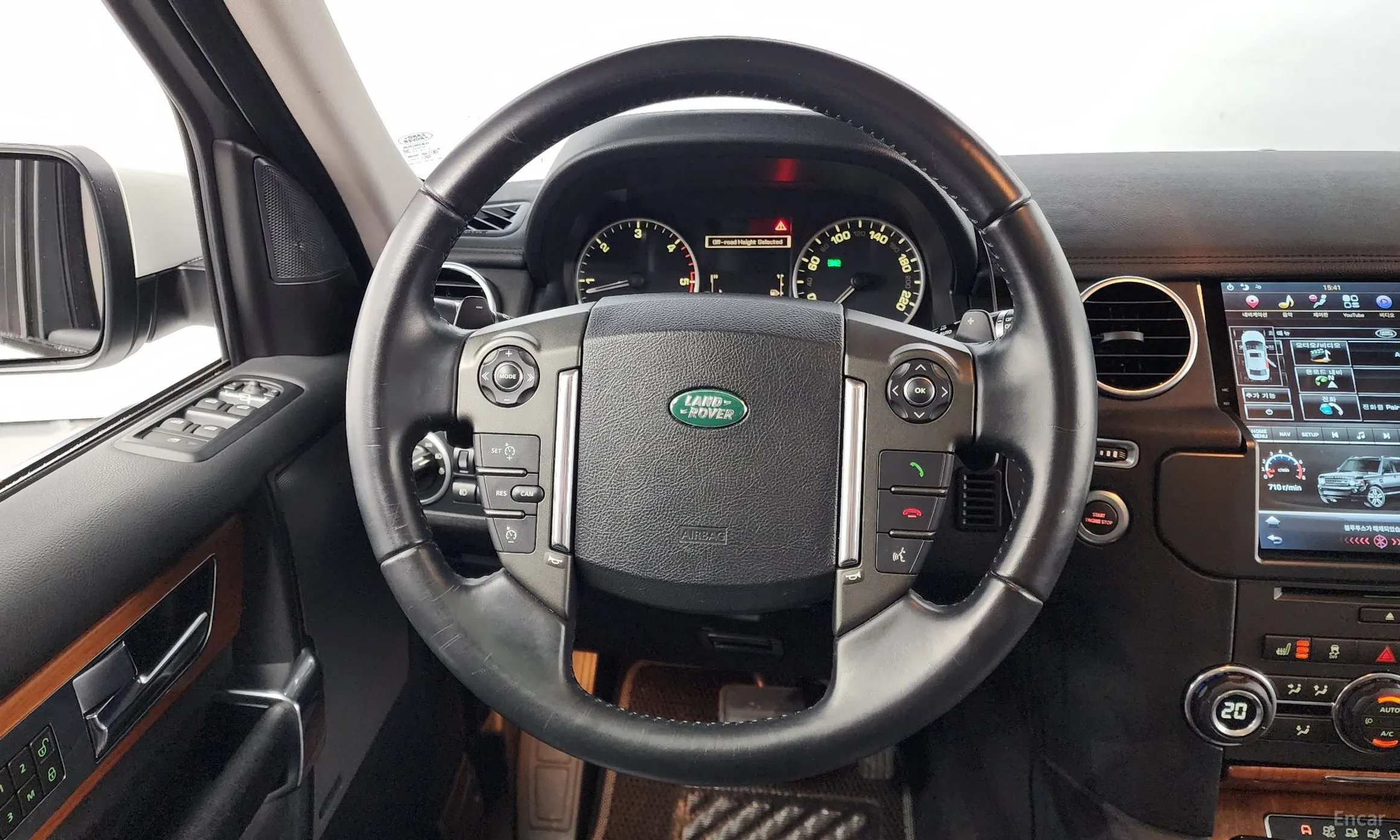 Land Rover Discovery 4 превью 13
