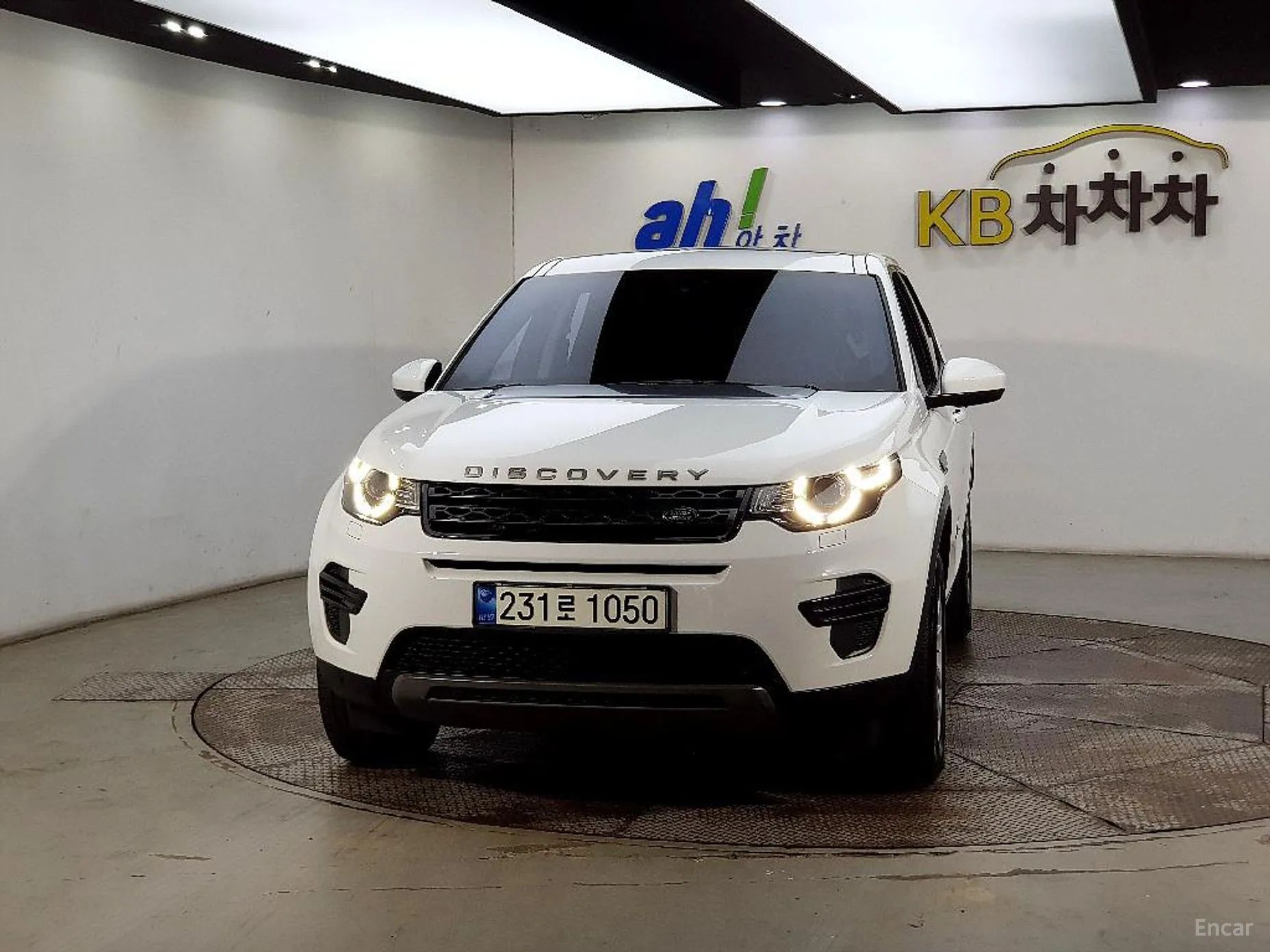 Land Rover Discovery Sports превью 2