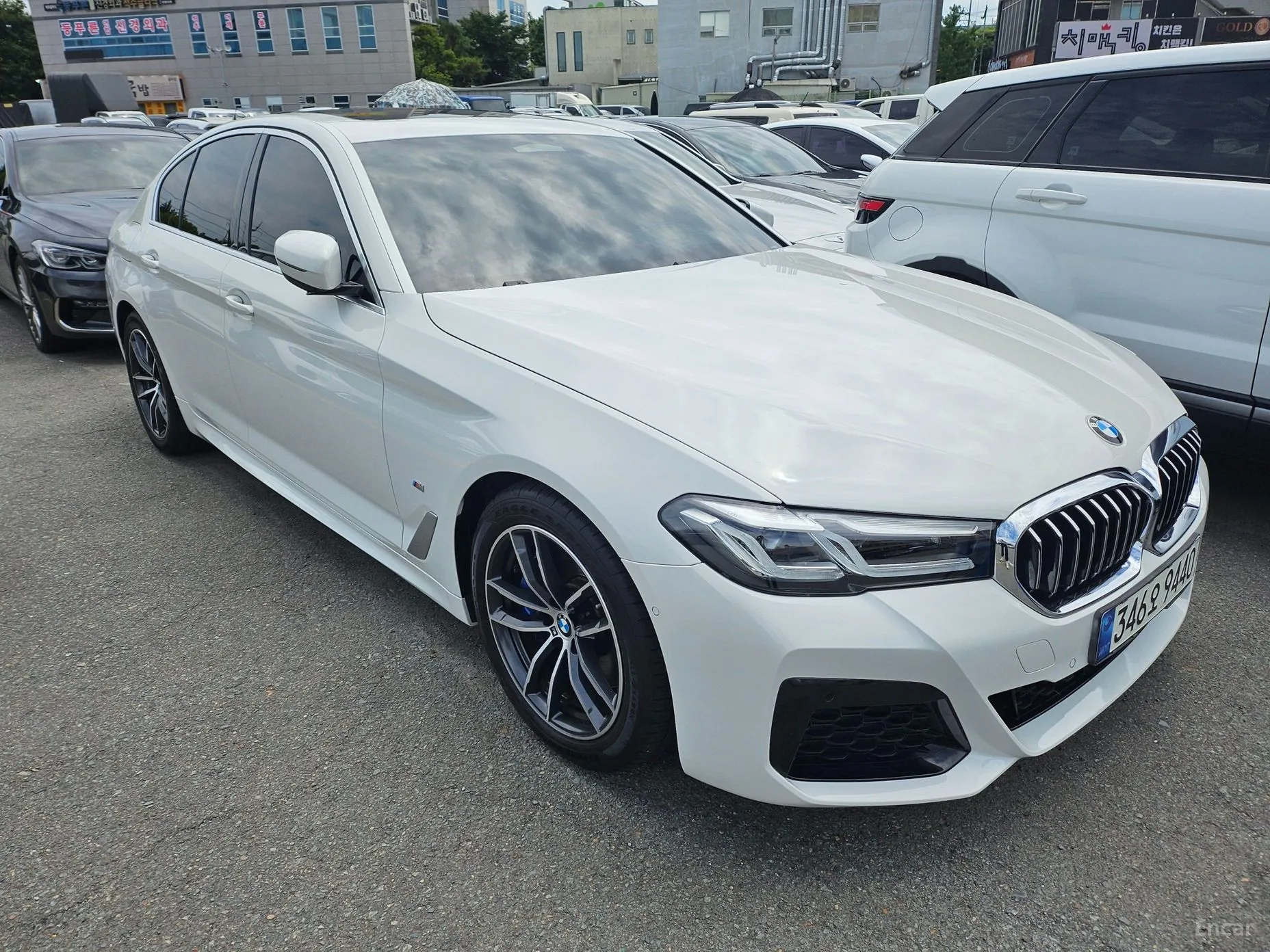 BMW 5 Series (G30) превью 2