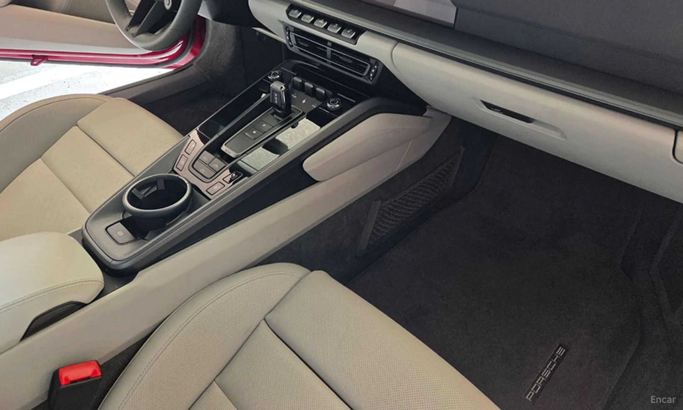 Porsche 911 (992) превью 4