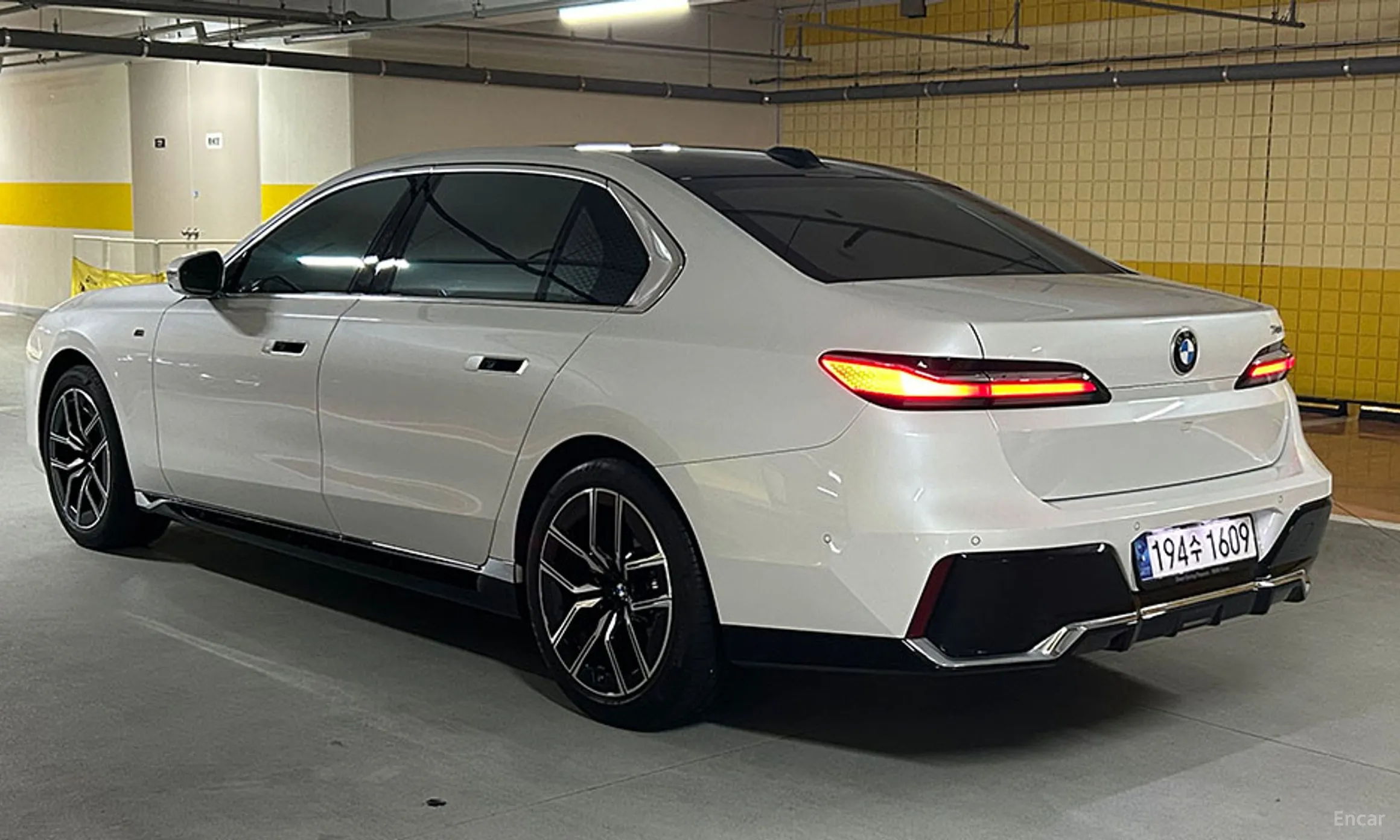 BMW 7 Series (G70) превью 2