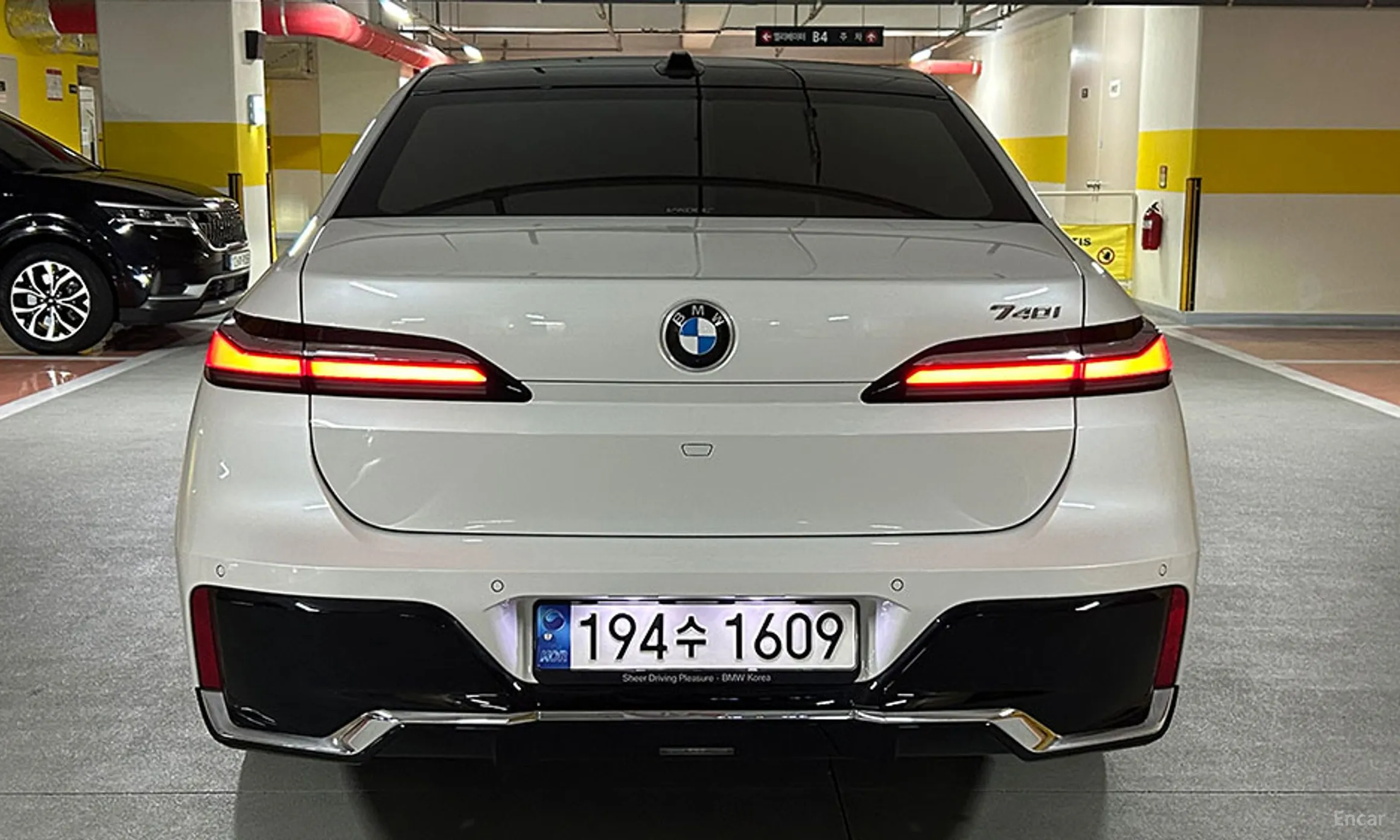BMW 7 Series (G70) превью 3