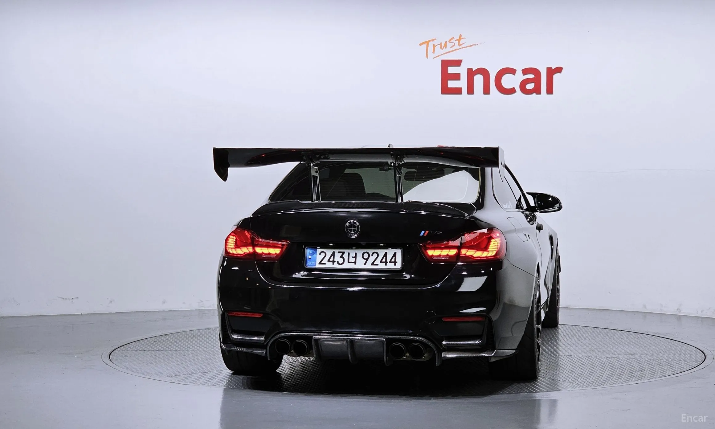 BMW M4 (F82) превью 3
