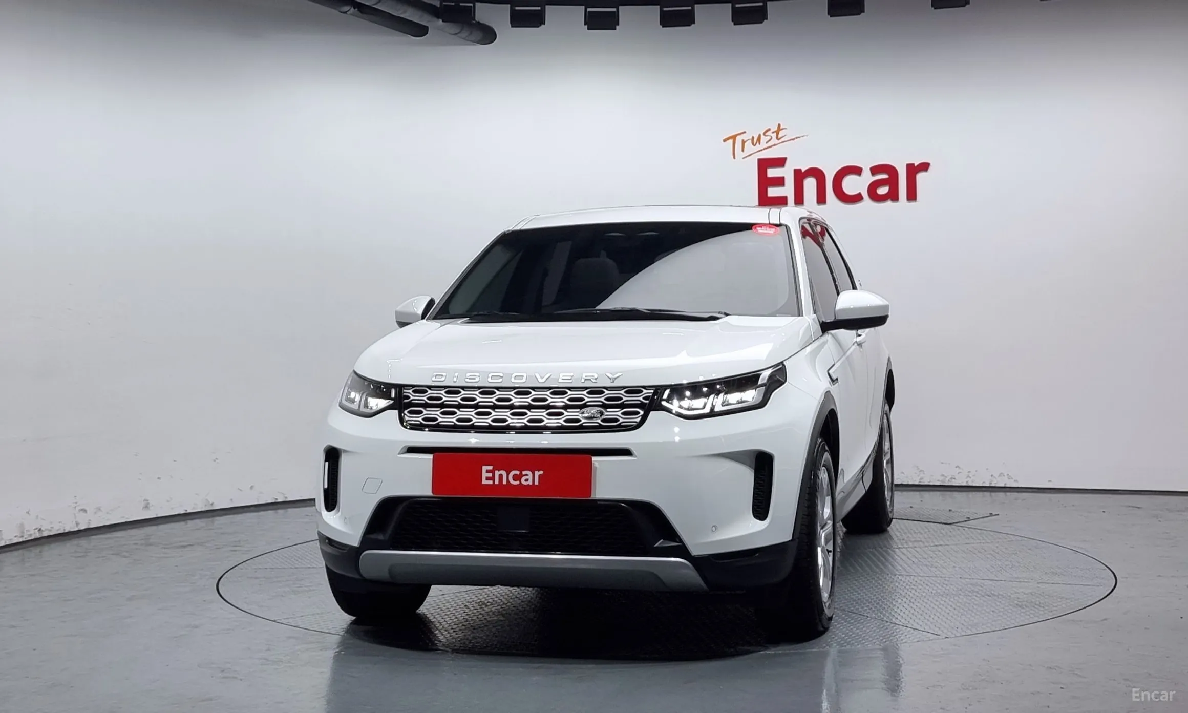 Land Rover Discovery Sports превью 2