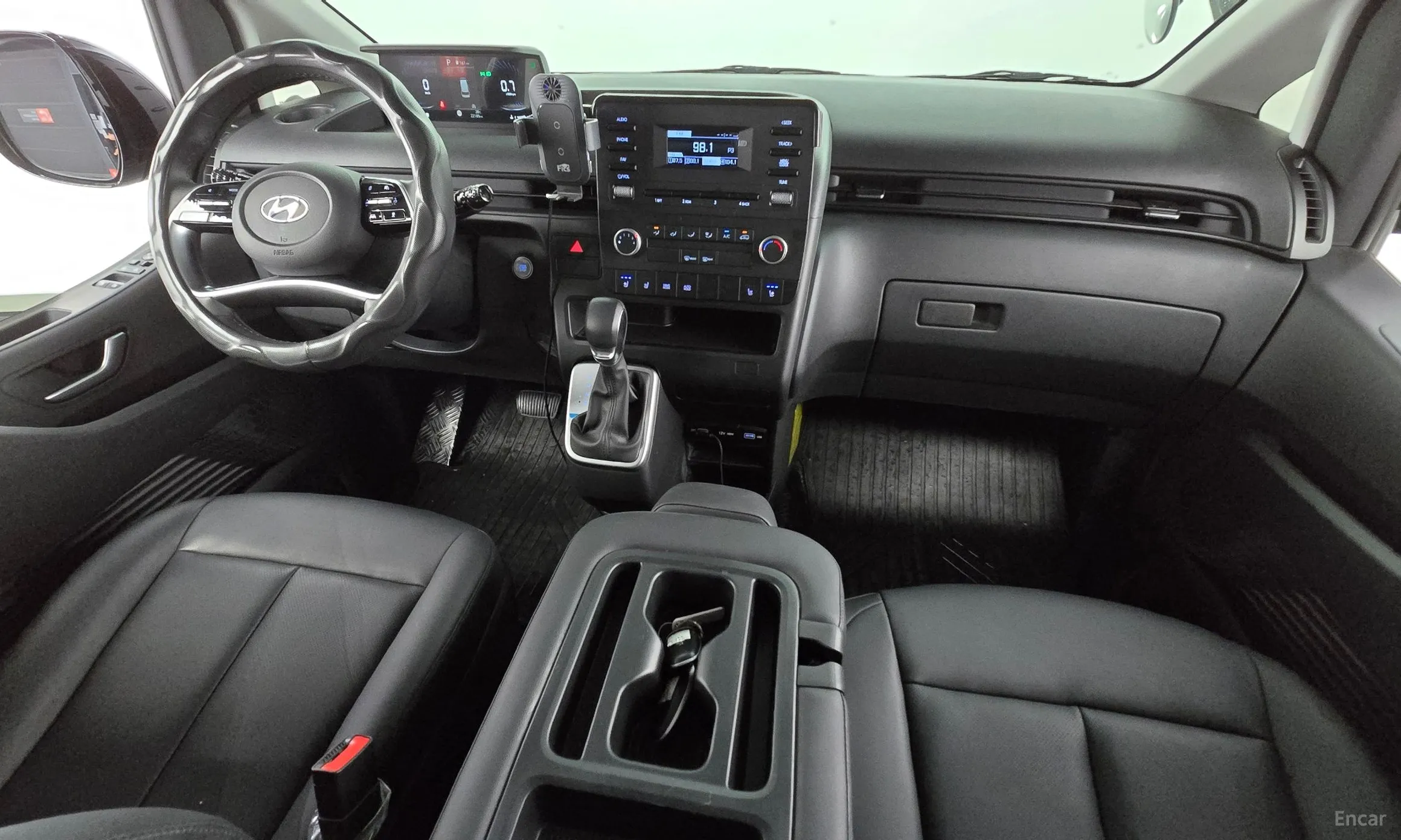 Hyundai Staria превью 4