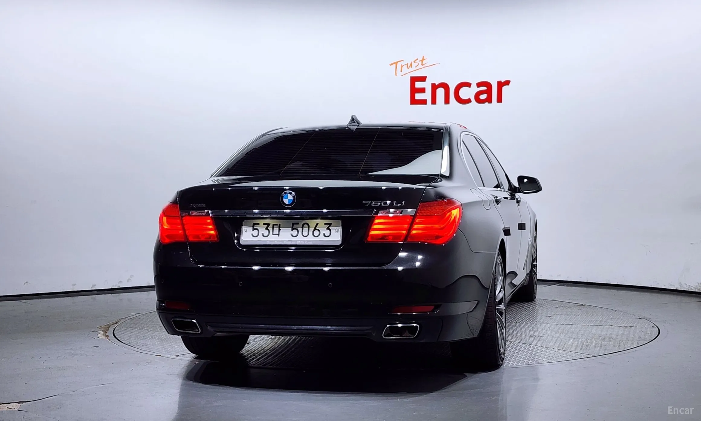 BMW 7 Series (F01) превью 3