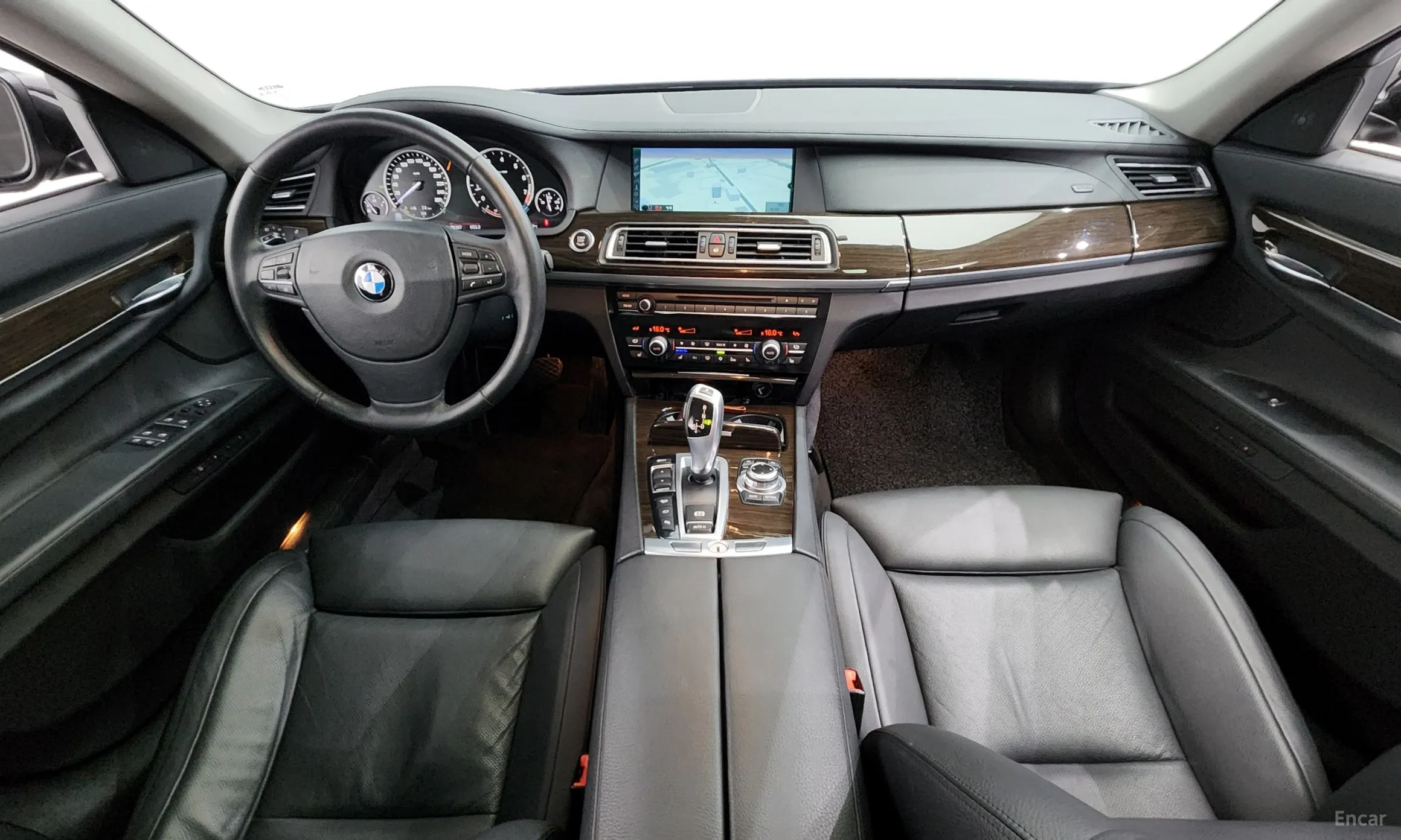 BMW 7 Series (F01) превью 4