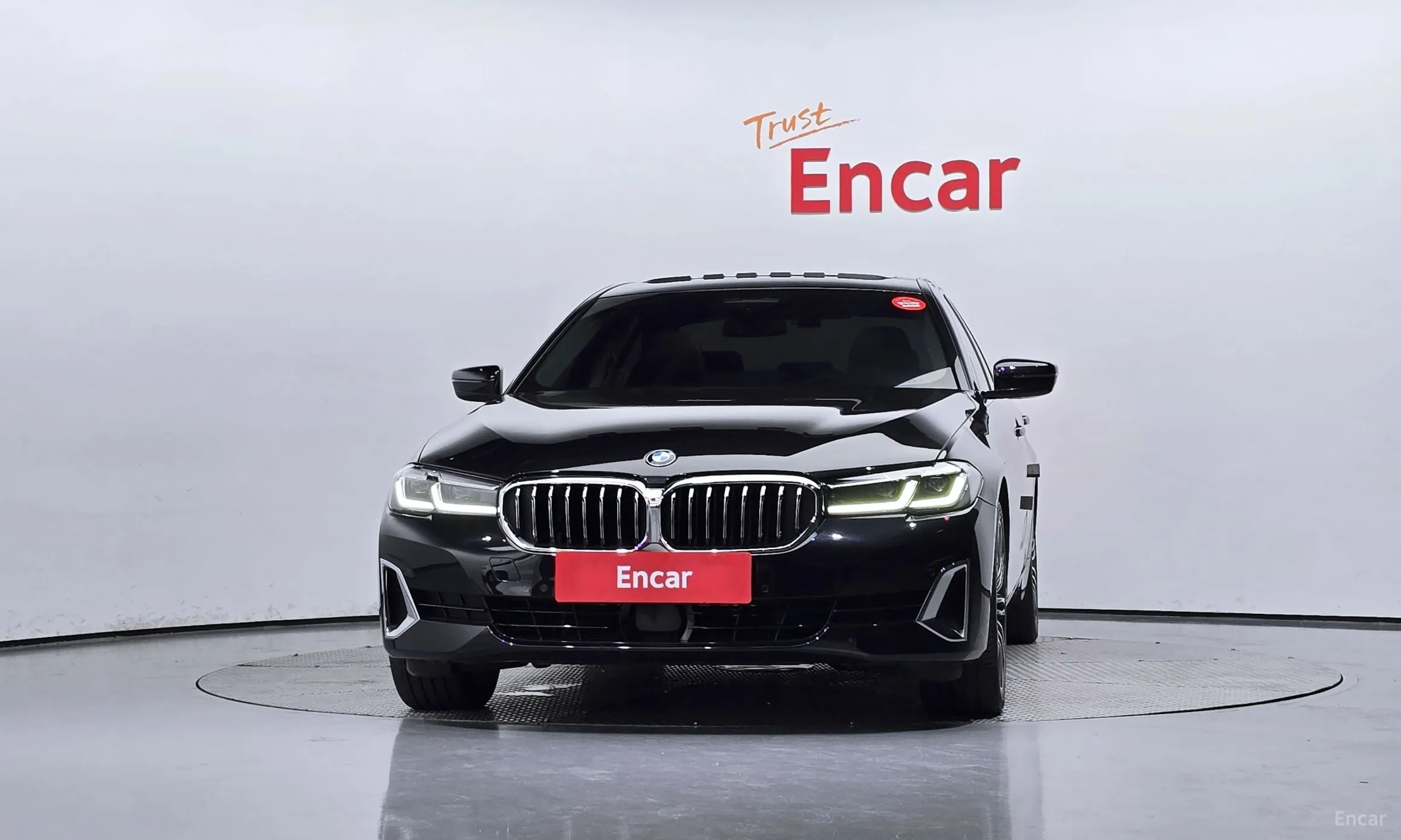 BMW 5 Series (G30) превью 2