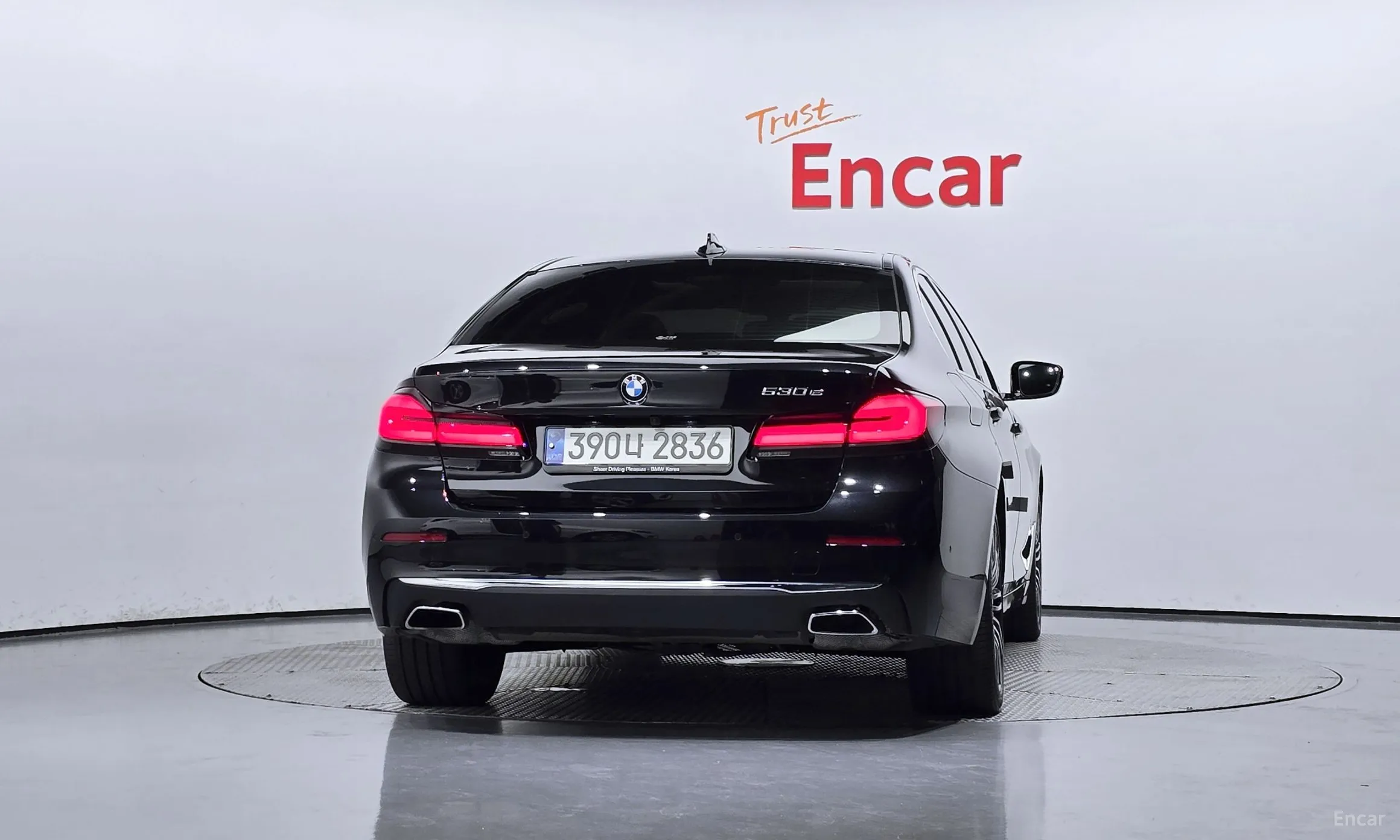 BMW 5 Series (G30) превью 3