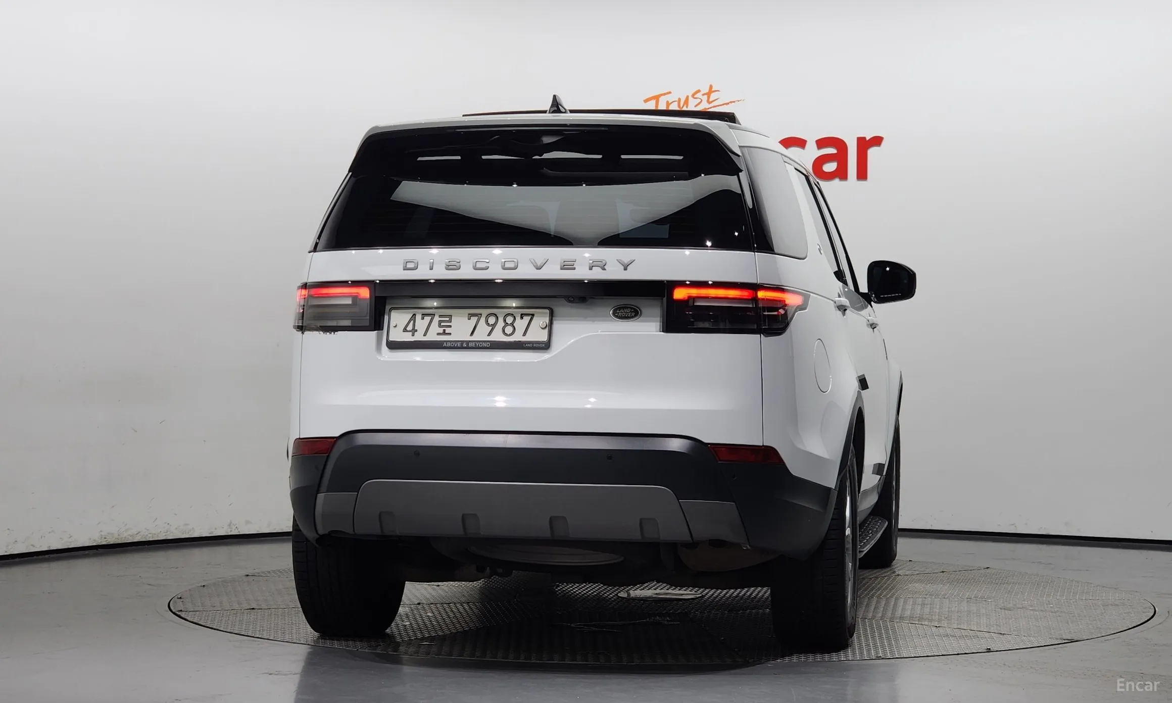 Land Rover Discovery 5 превью 3