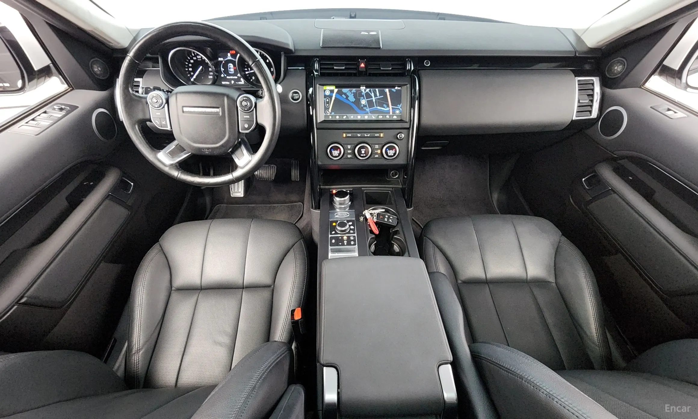 Land Rover Discovery 5 превью 4