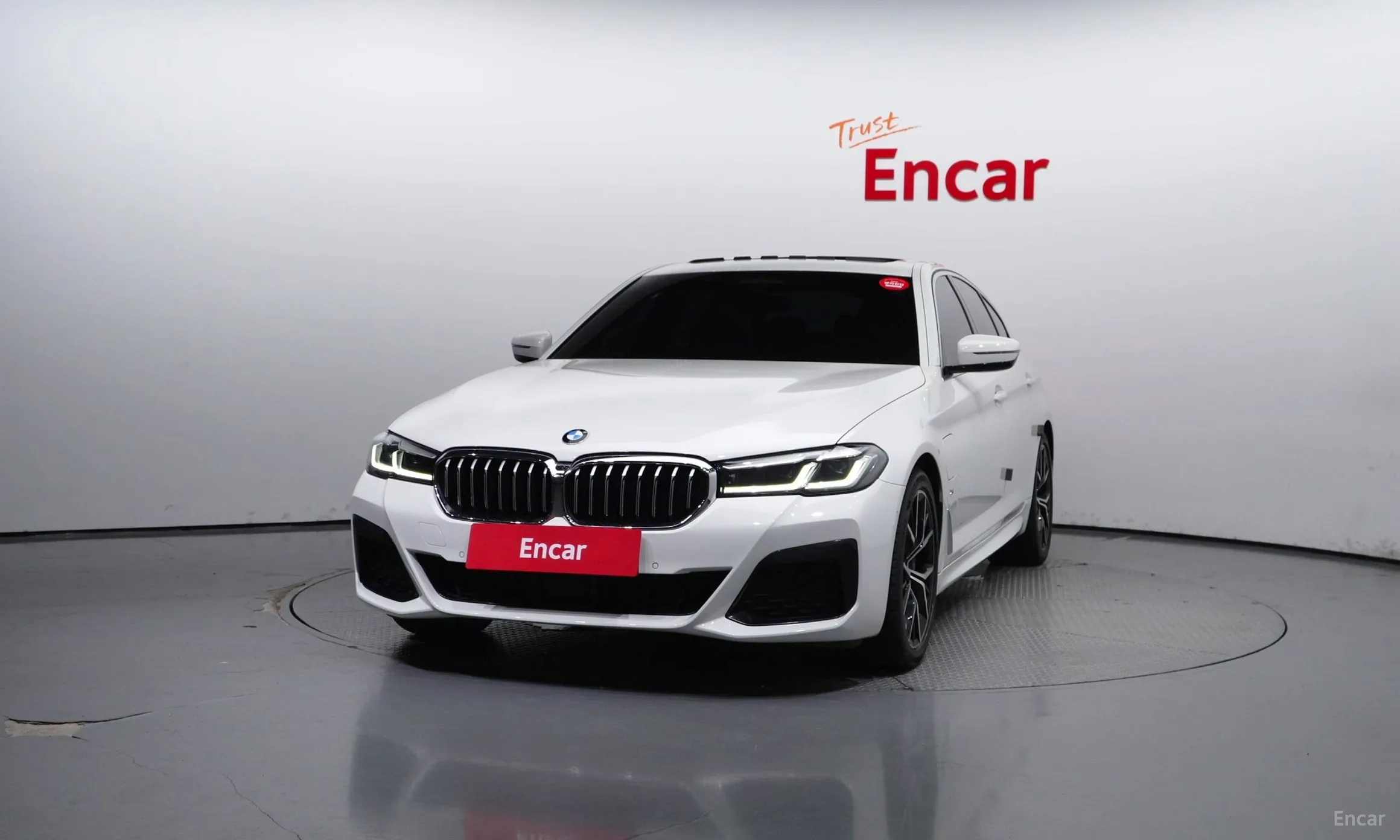 BMW 5 Series (G30) превью 2