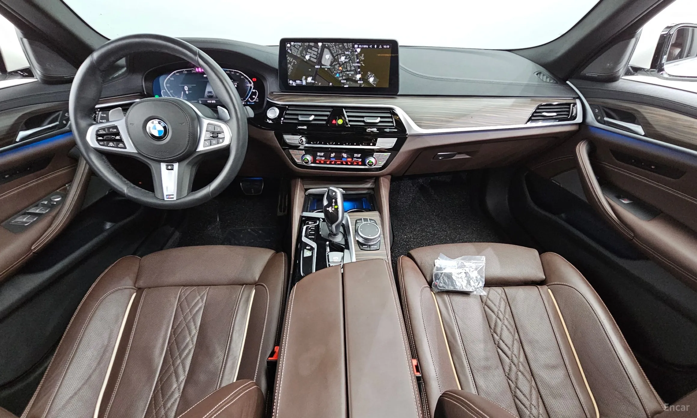 BMW 5 Series (G30) превью 4
