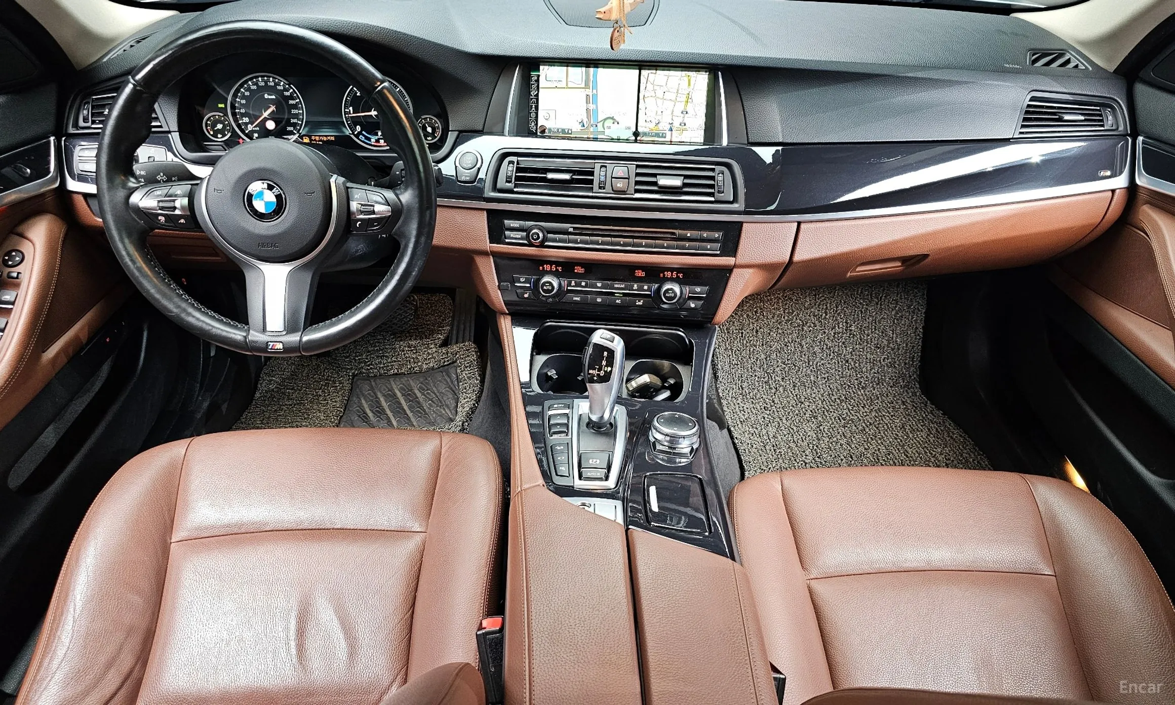 BMW 5 Series (F10) превью 4