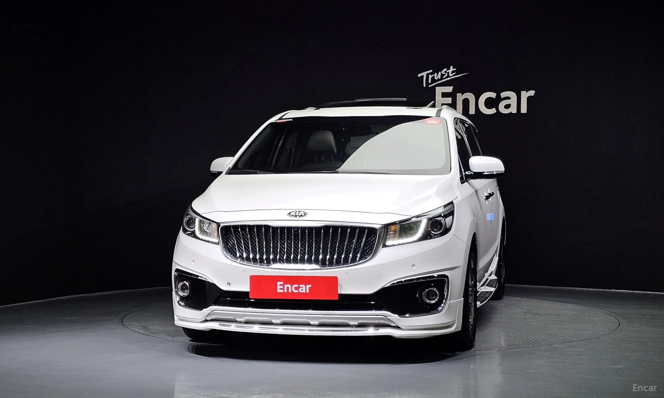 Kia Carnival превью 2