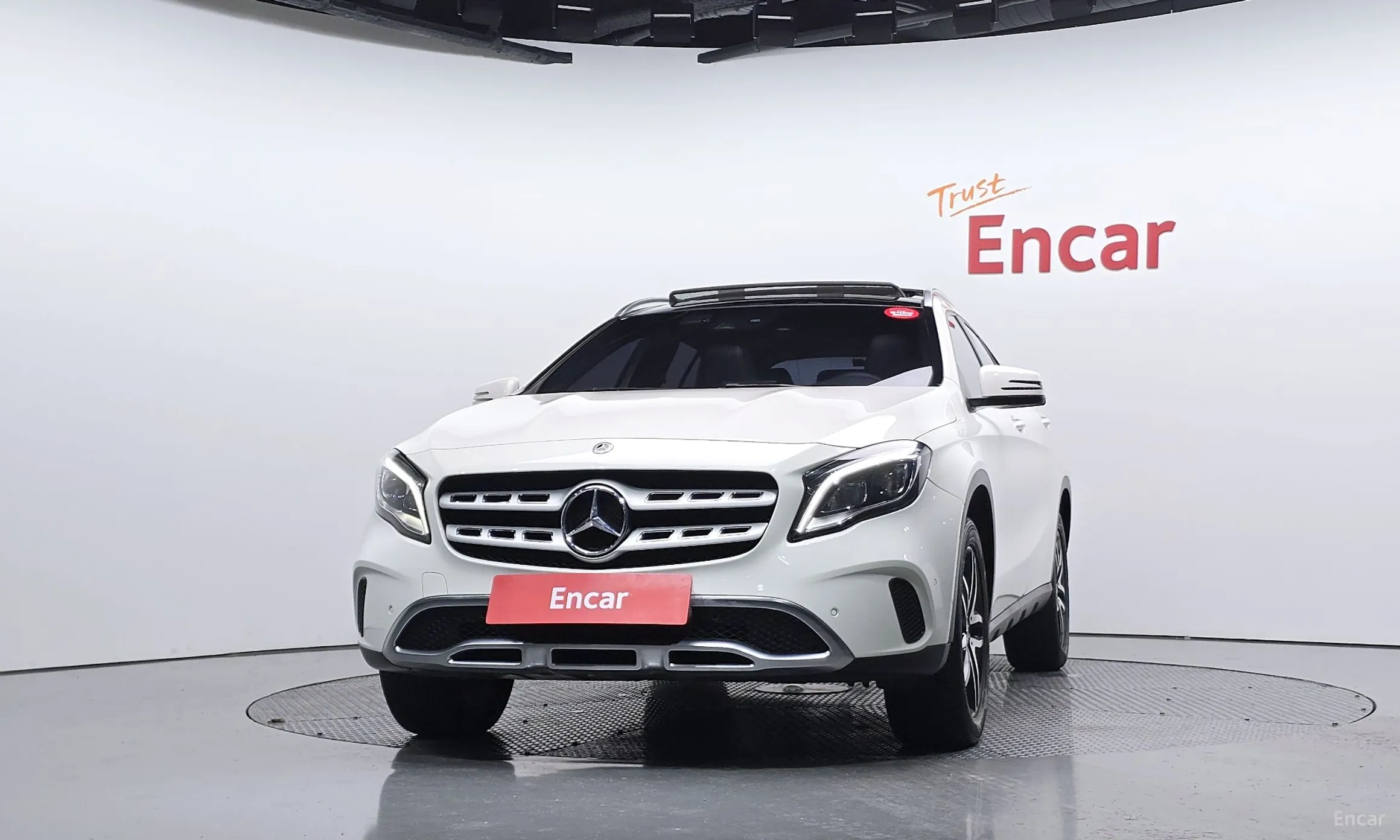 Mercedes Benz GLA-Class X156