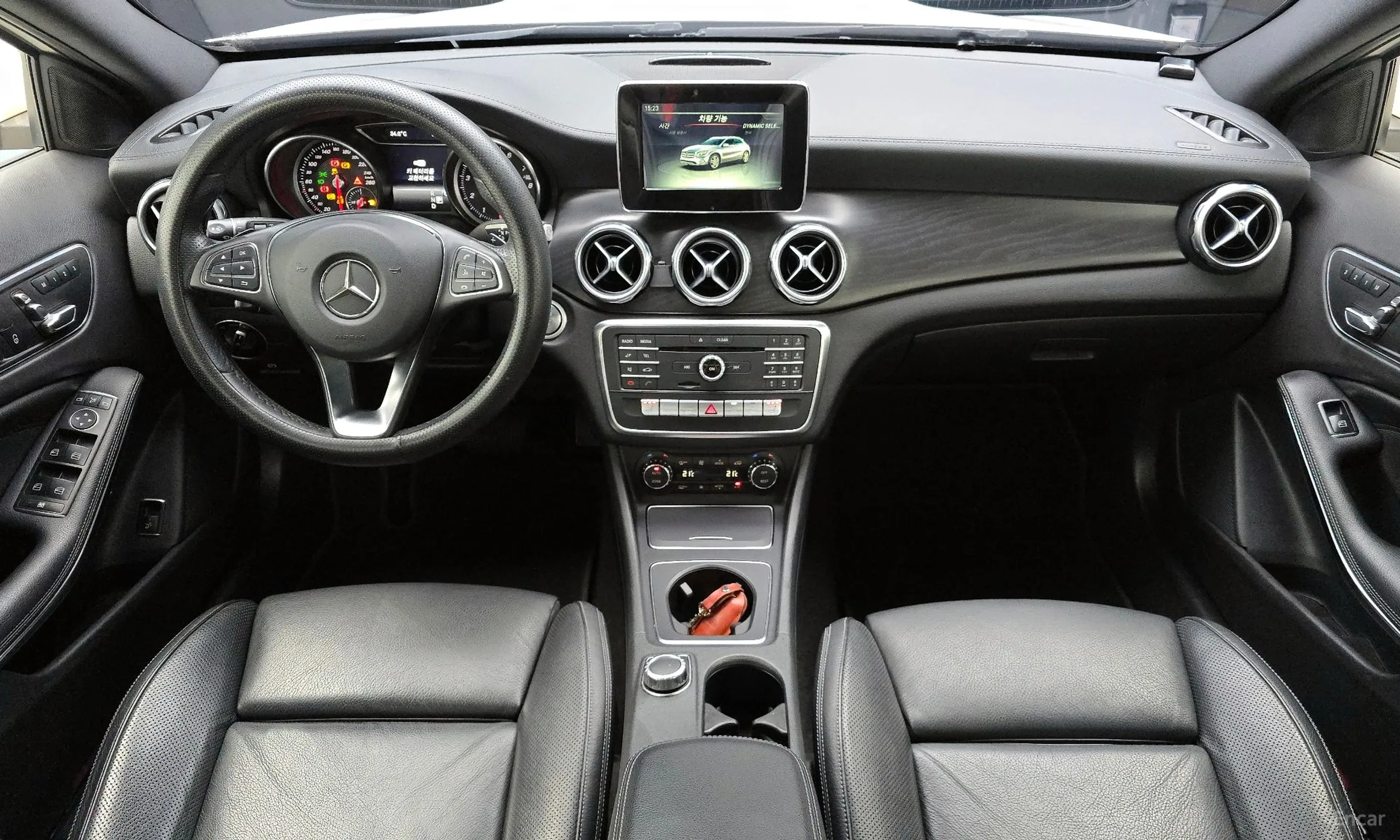 Mercedes Benz GLA-Class X156 превью 4
