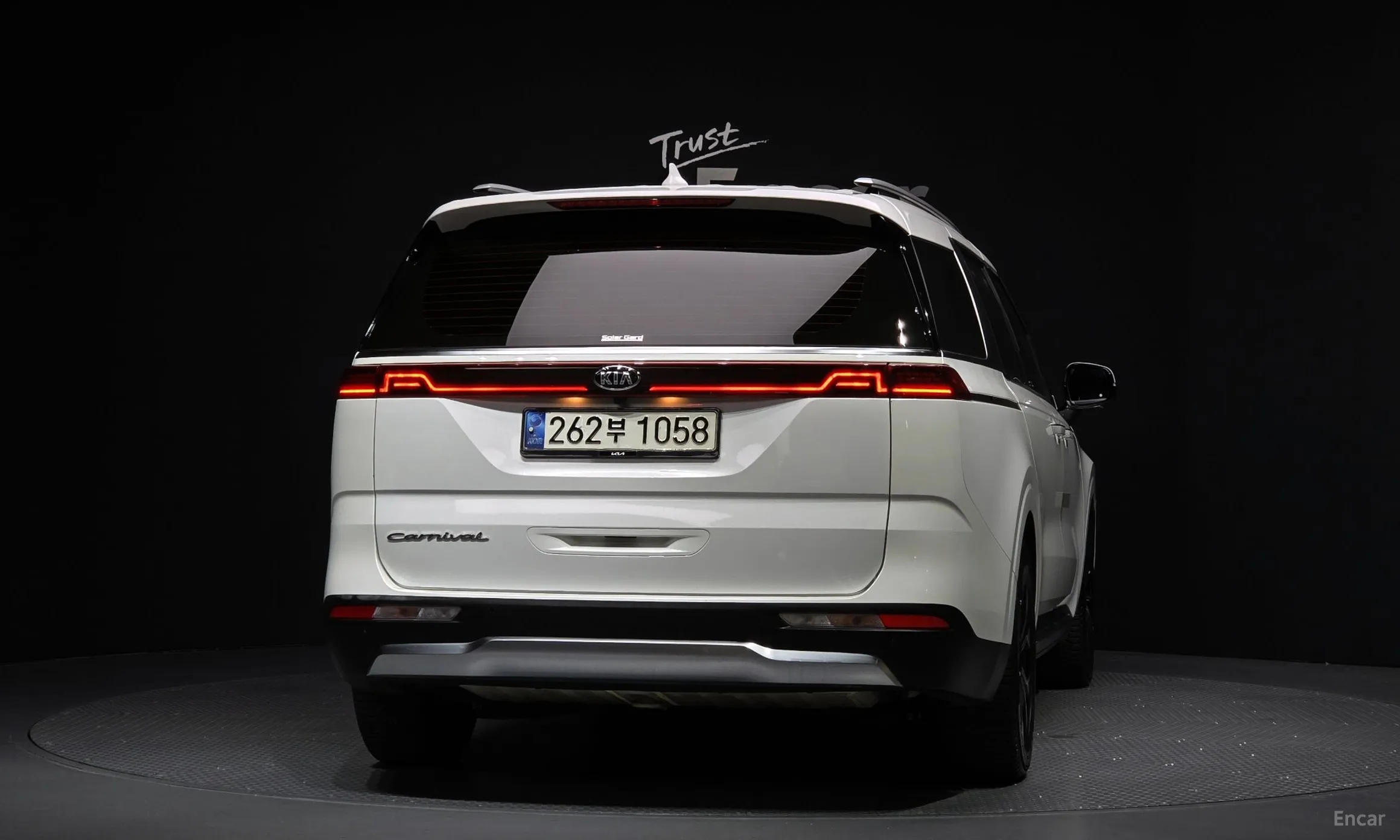 Kia Carnival Gen 4 превью 3