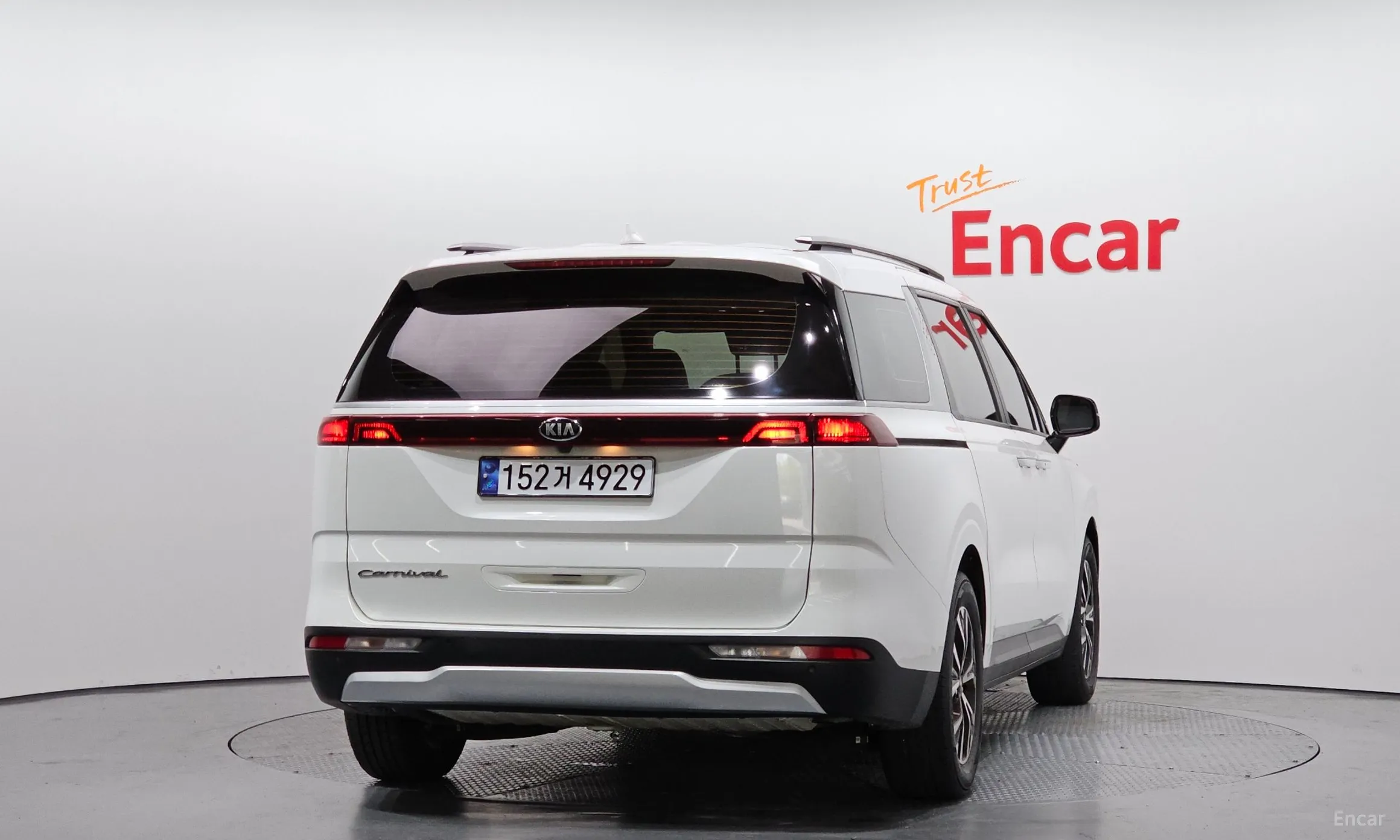 Kia Carnival Gen 4 превью 3