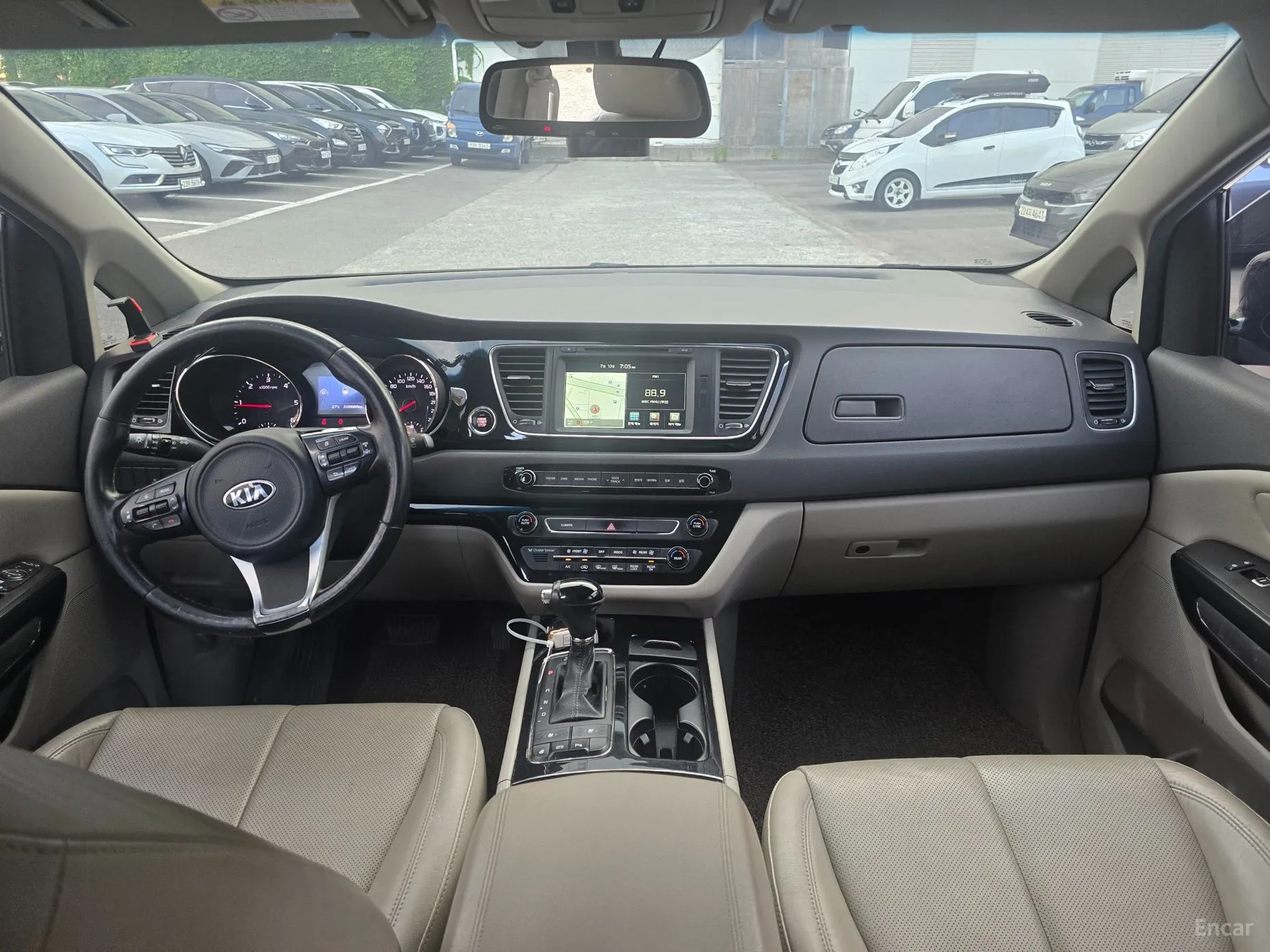 Kia Carnival превью 4