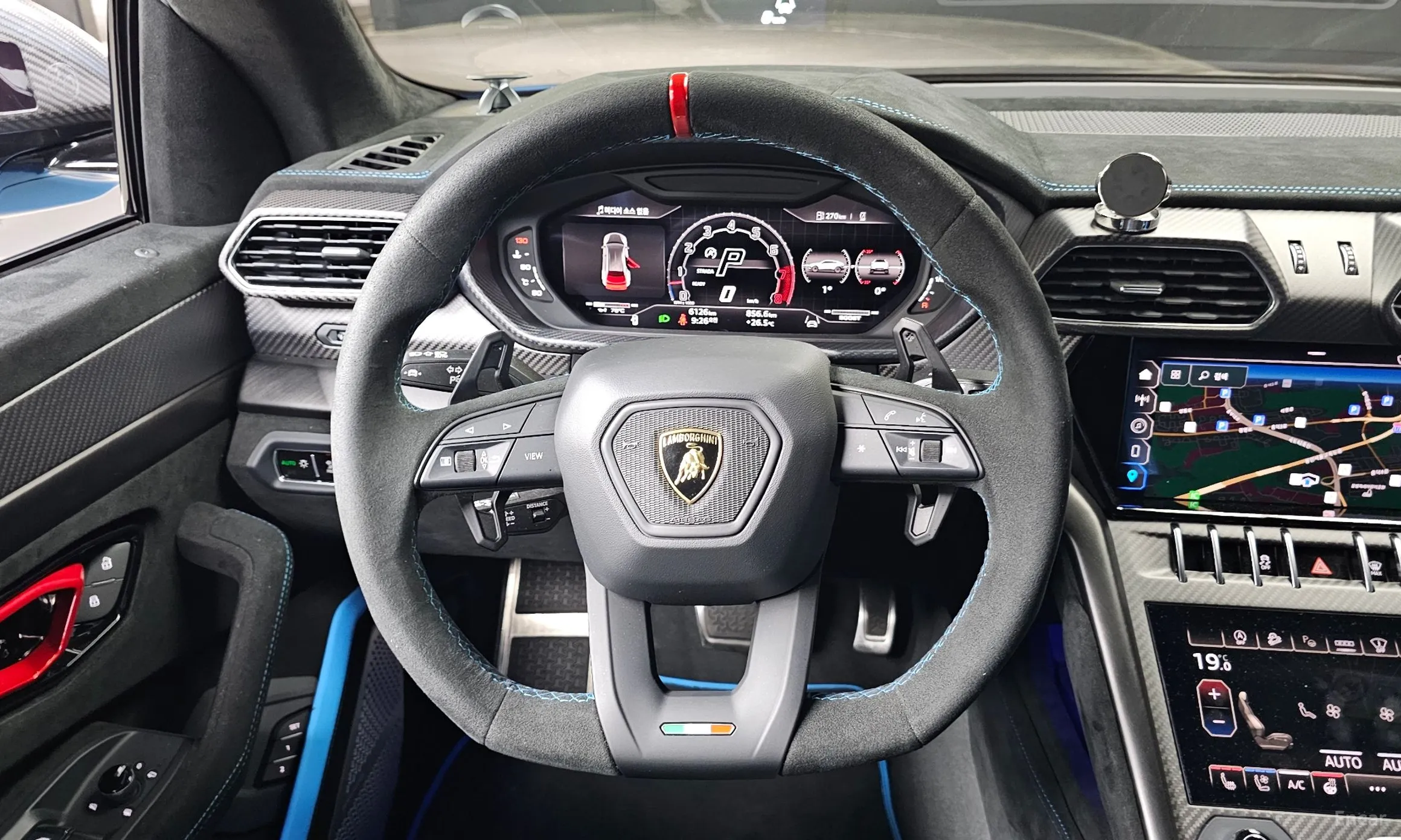Lamborghini Urus превью 13