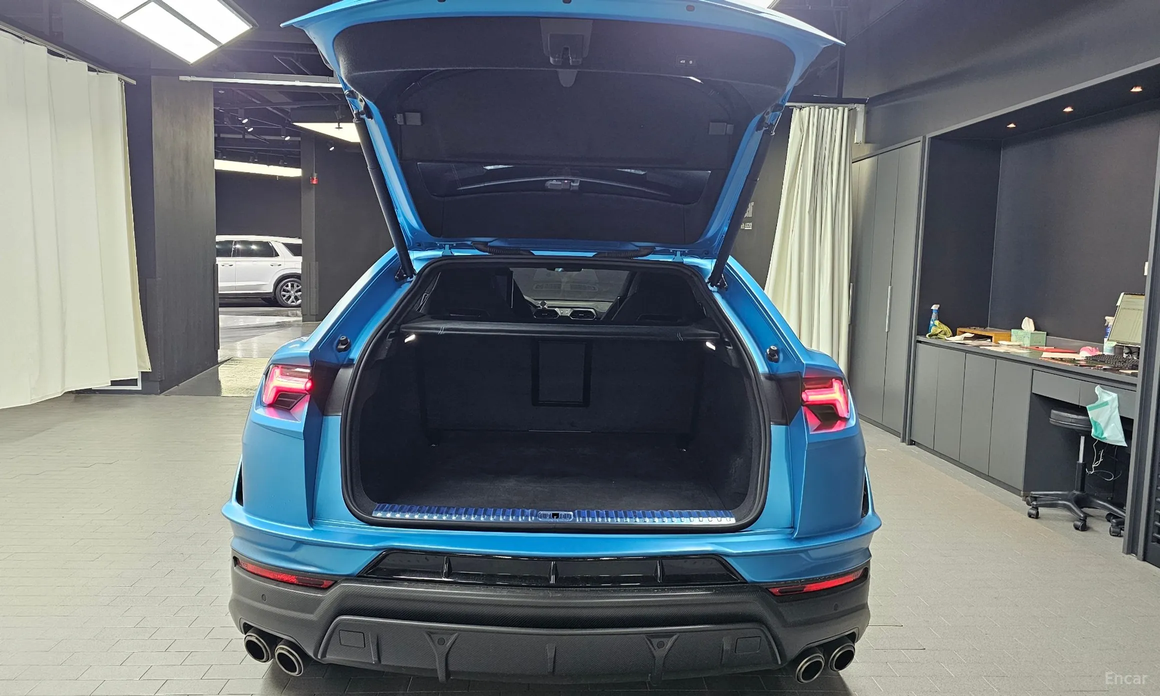 Lamborghini Urus превью 20