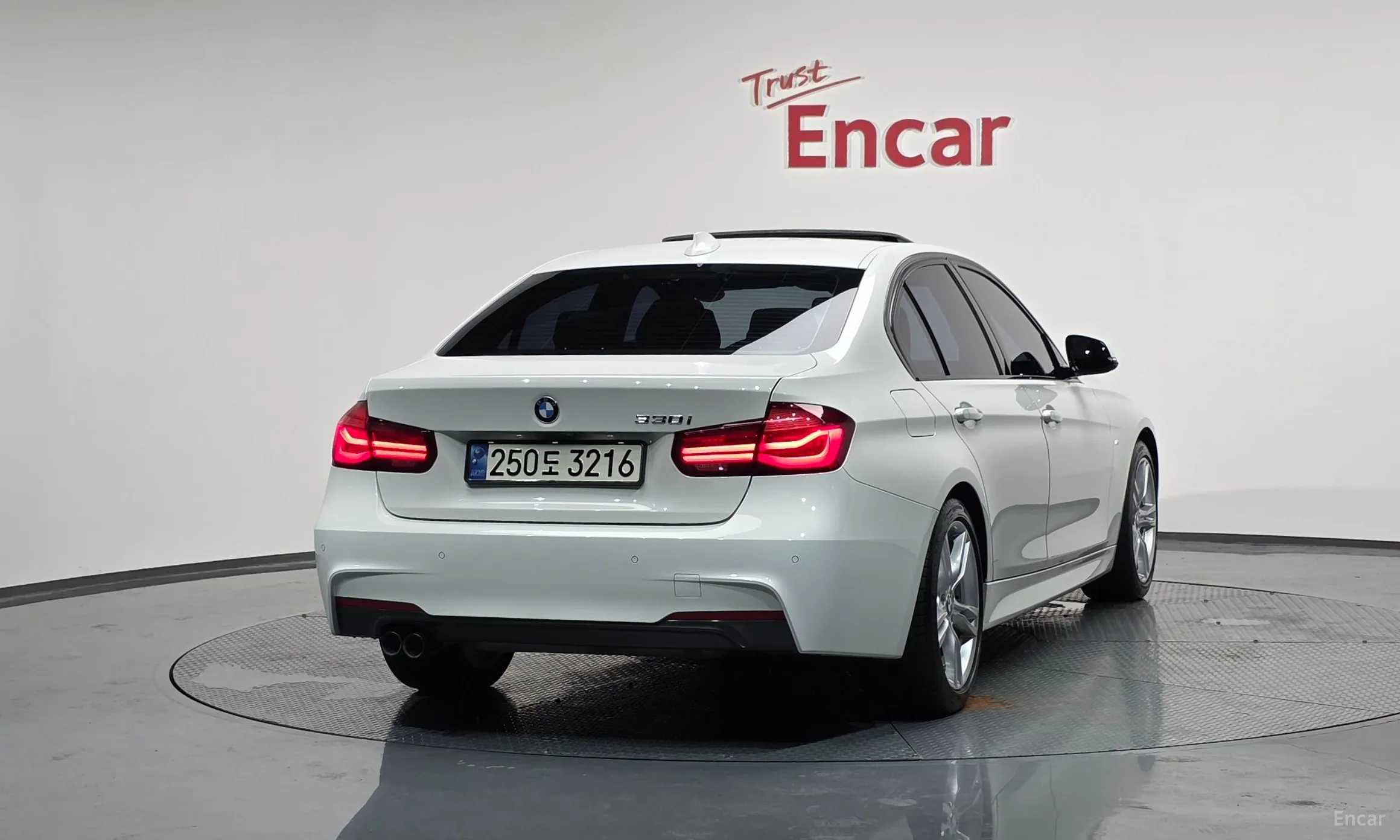 BMW 3 Series (F30) превью 3