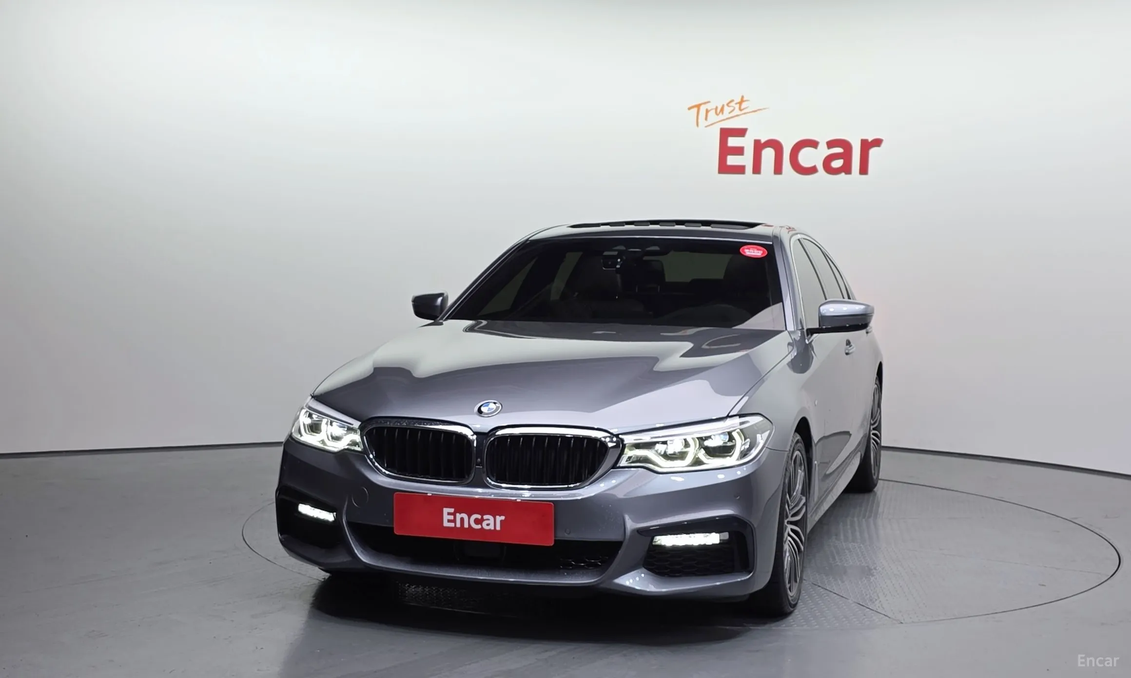 BMW 5 Series (G30) превью 2